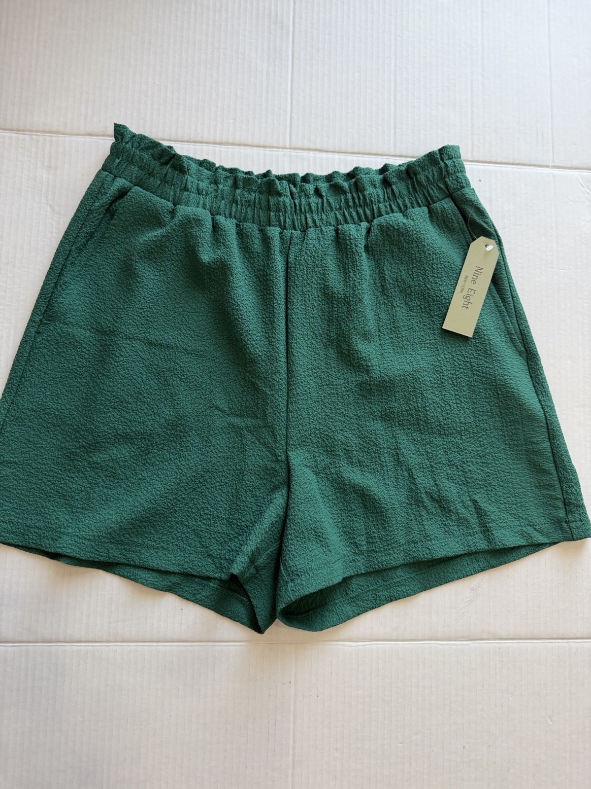 Nine.Eight New York Green Textured Elastic Waist Shorts Women’s Size M NWT