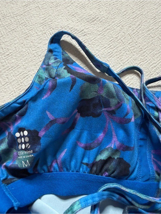 Title Nine Yes Dress Chili Blossom Blue Floral M Built in Bra Summer Outdoor