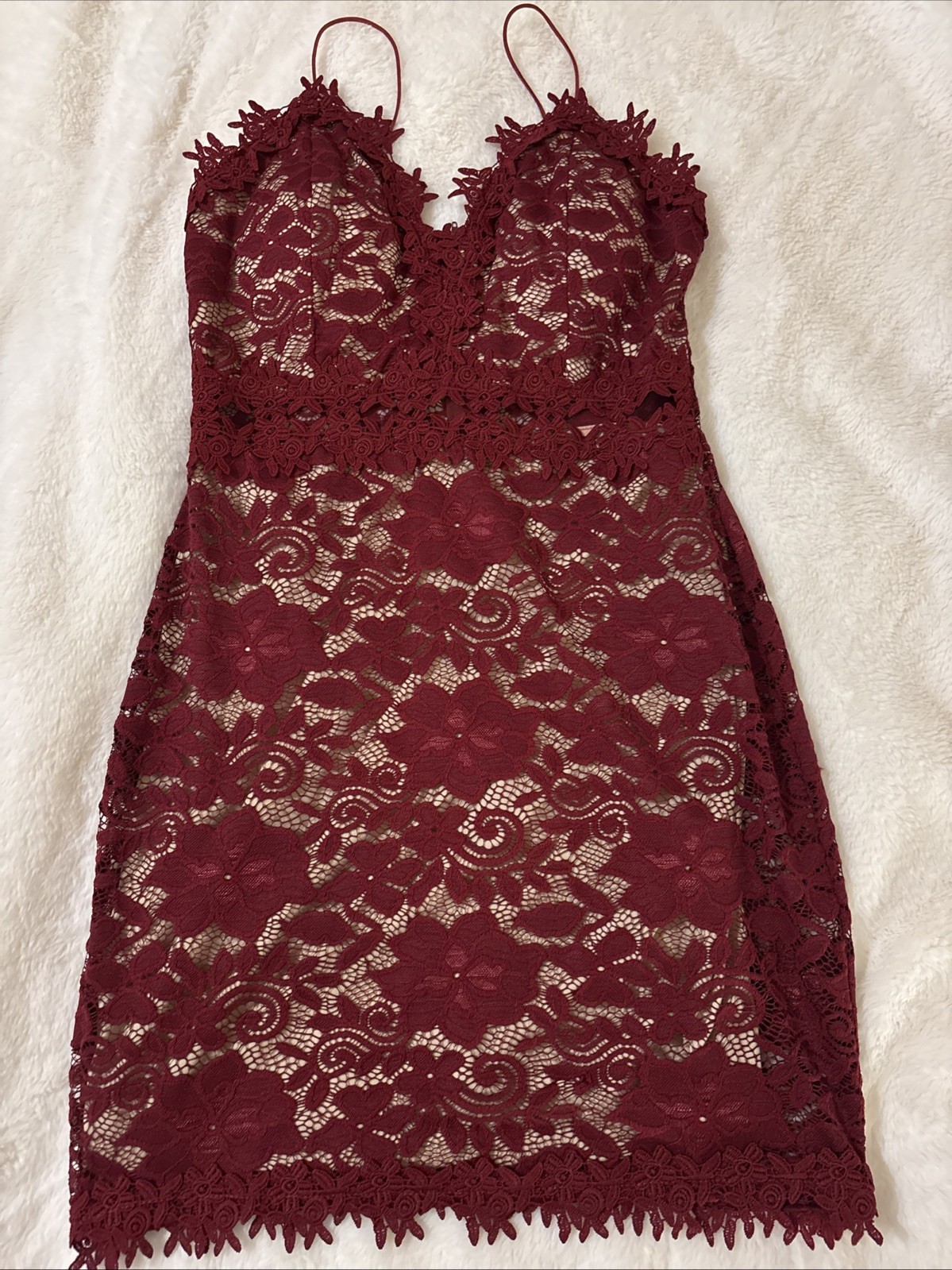 Wild Fable Women’s Red Lace Trim V-Neck Dress with Spaghetti Straps Size L