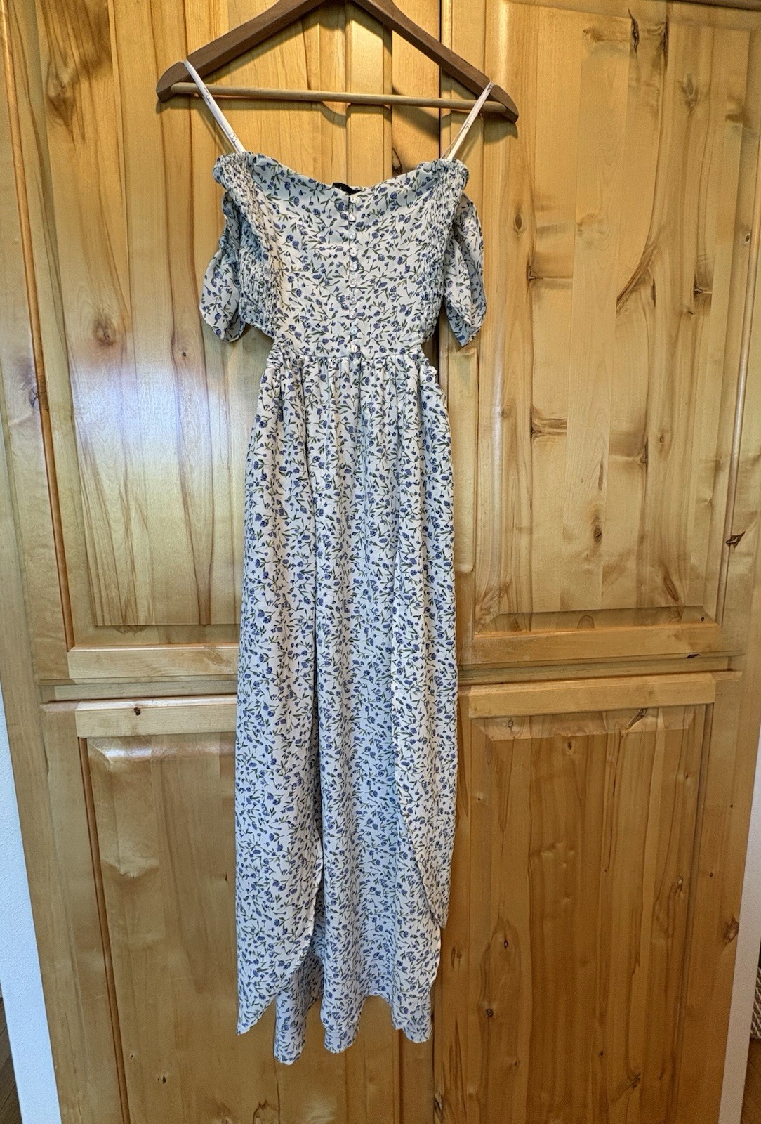 Lulus Midi Dress M White Blue Green Floral Off Shoulder Smocked High-Low