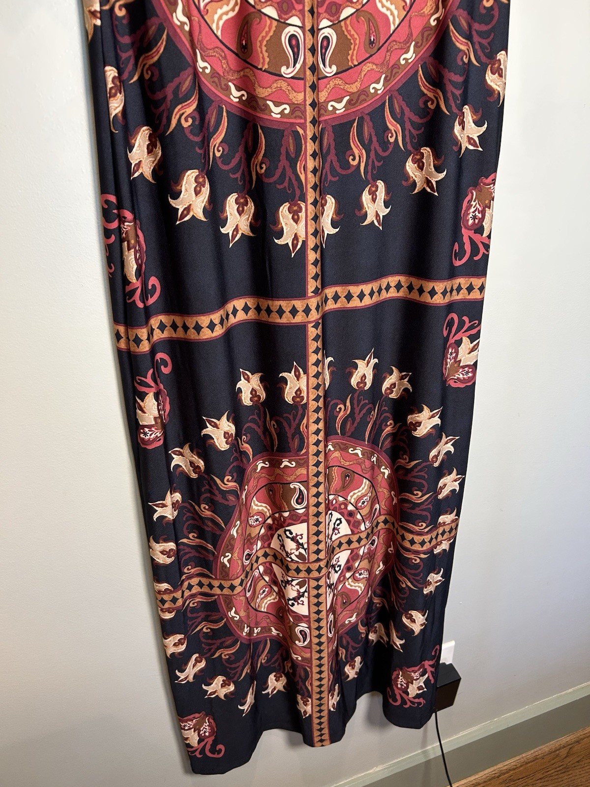 Vince Camuto Women’s M Long Shift Dress Short Sleeve Round Neck Paisley Black