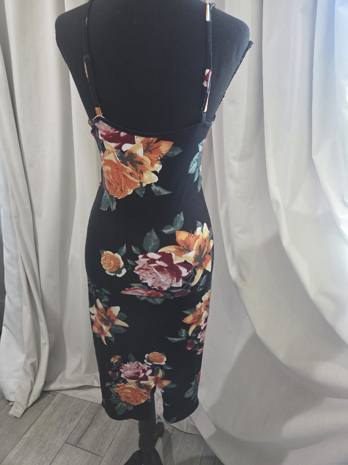 Fashion Nova Women’s Black Multicolor Floral Bodycon Strappy Stretch Midi M