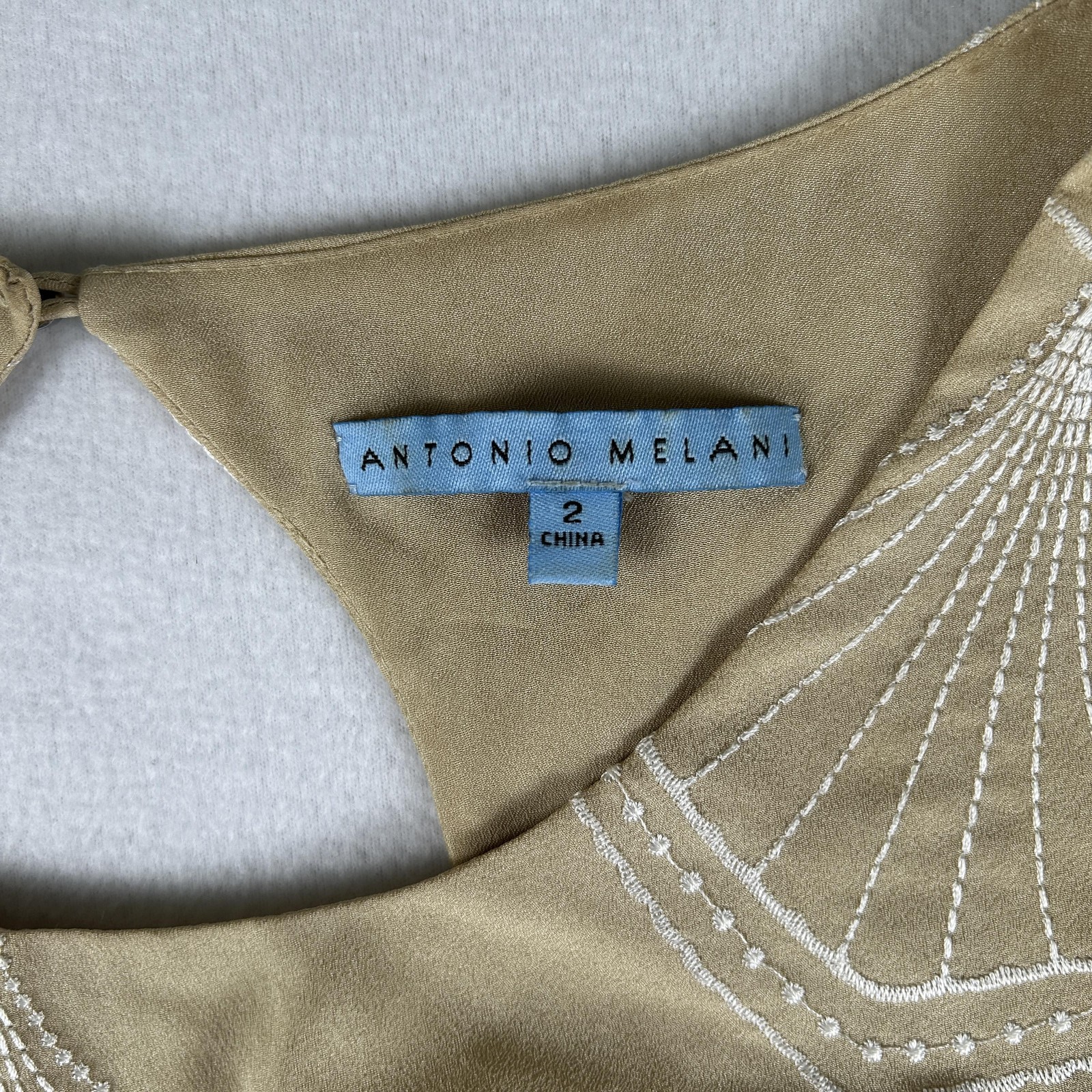 Antonio Melani Dress Womens 2 Keaton Sheath Knee Length Scoop Neck Embroidered