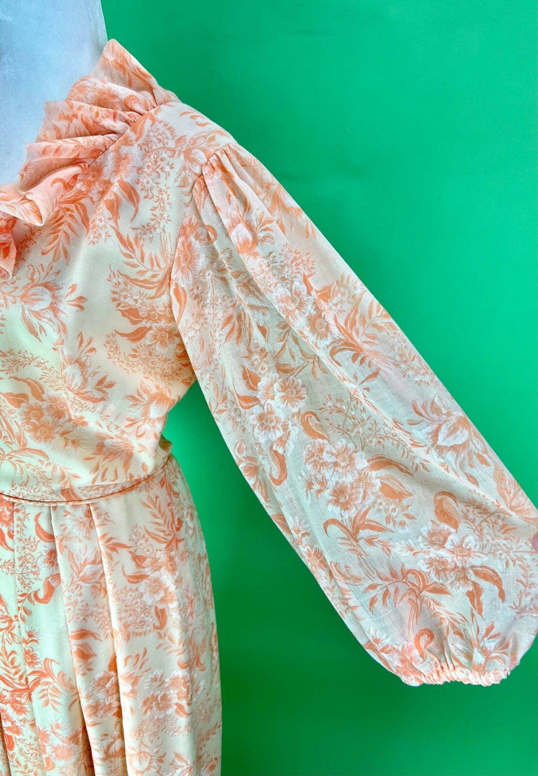 Vintage 70s Peach Floral Ruffled Maxi Dress – Size S/M