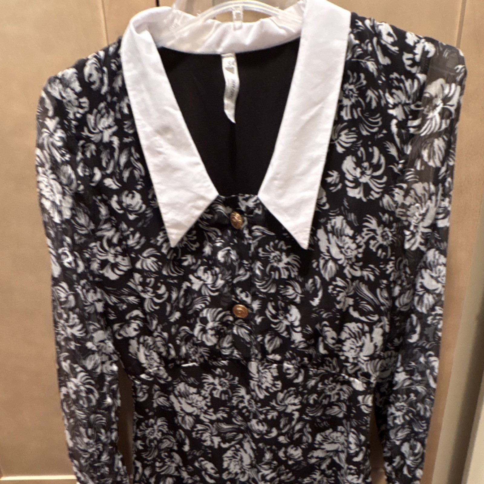 Black White Floral Collared Mini Dress Button Ruffle Long Sleeve Sz S 70’F/21C