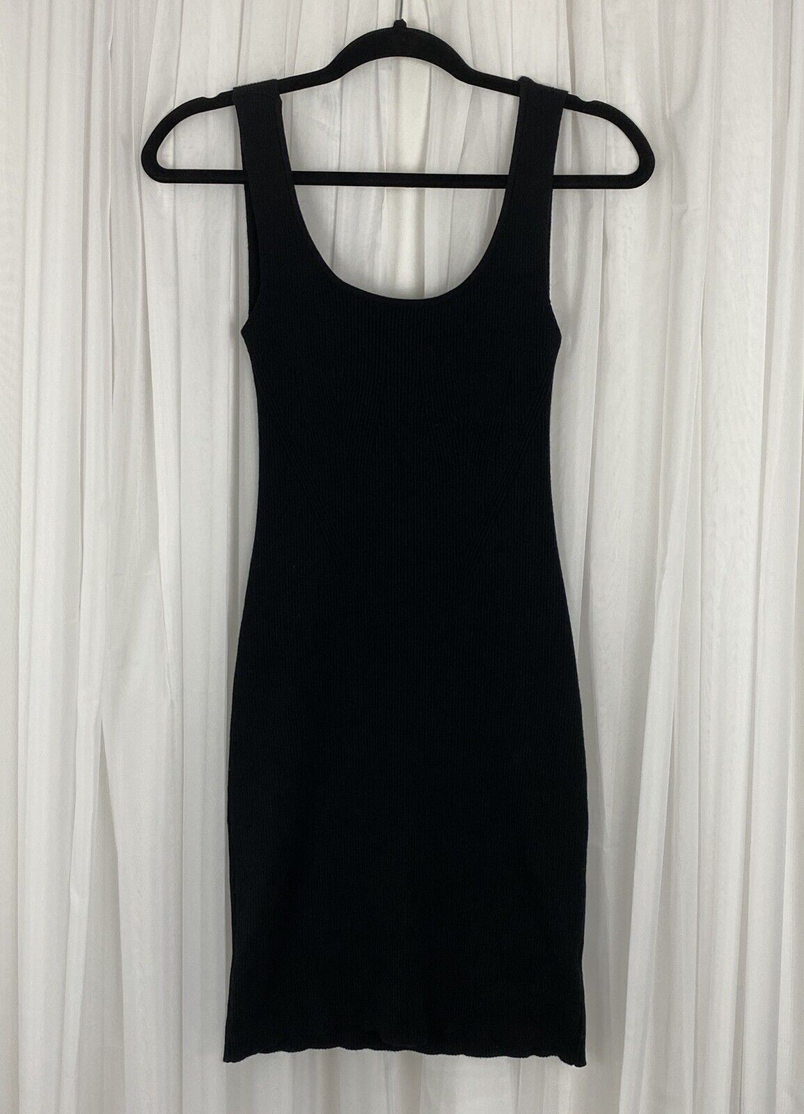 Gilli Women’s Size M Black Ribbed Knit Stretch Mini Dress Open Twist Back