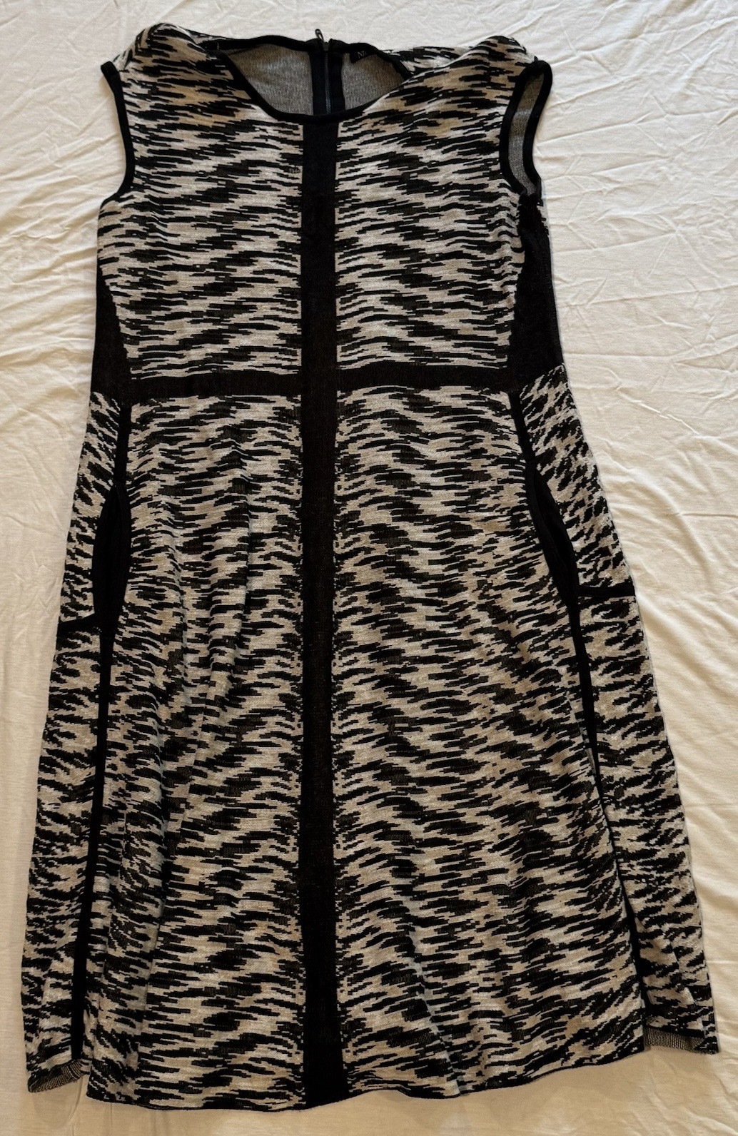 NIC+ZOE Women’s 1X Abstract Black White A-Line Dress Round Neck Zip Rayon