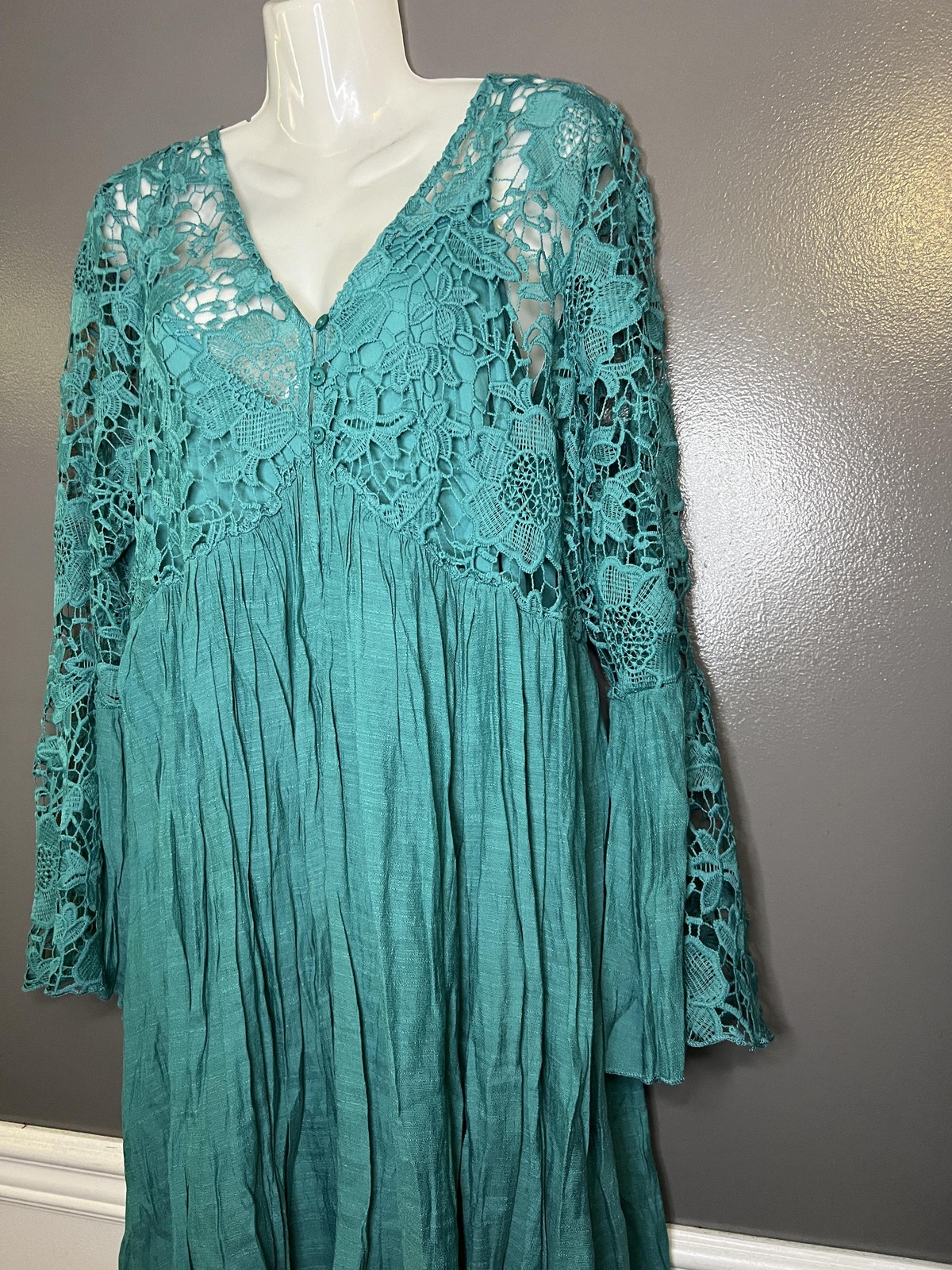 J GEE Dress Womens Large Green Crochet Lace Bell Sleeve Boho Trapeze Swing