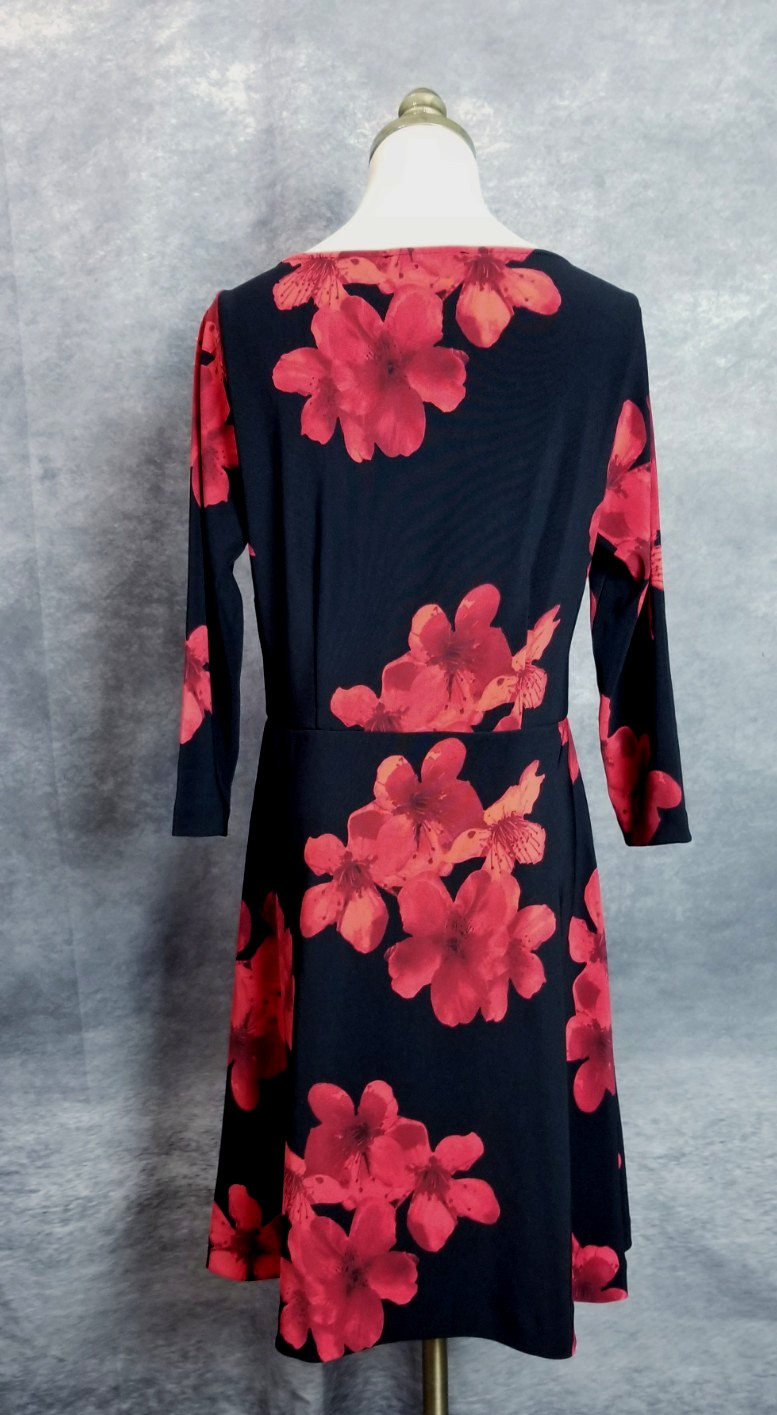 Boston Proper Womens Size M Black & Red Floral Scoop Neck Dress Fit & Flare