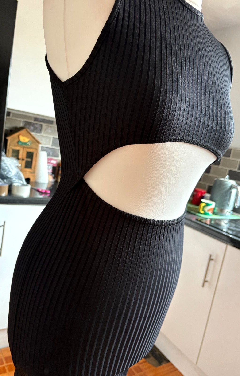 VGC Ladies BOOHOO Soft Rib RAVEN BLACK Stretchy OVAL CUT OUT FRONT Mini Dress 8