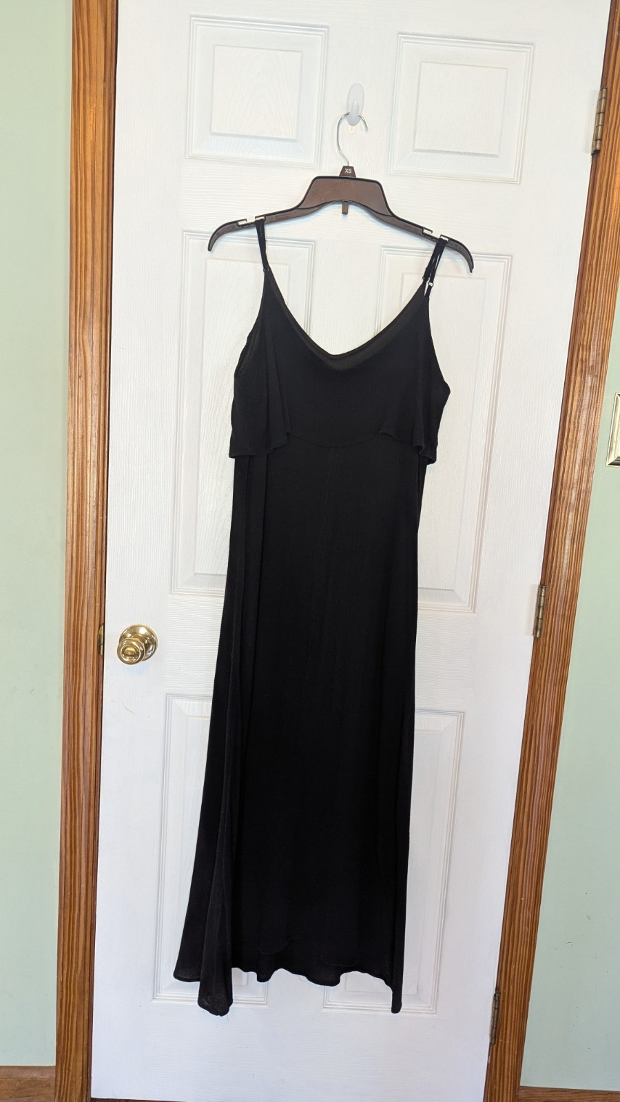 Rue 21 Maxi Dress Black Crinkle Rayon White Embroidered Bust Spag Straps Euc M