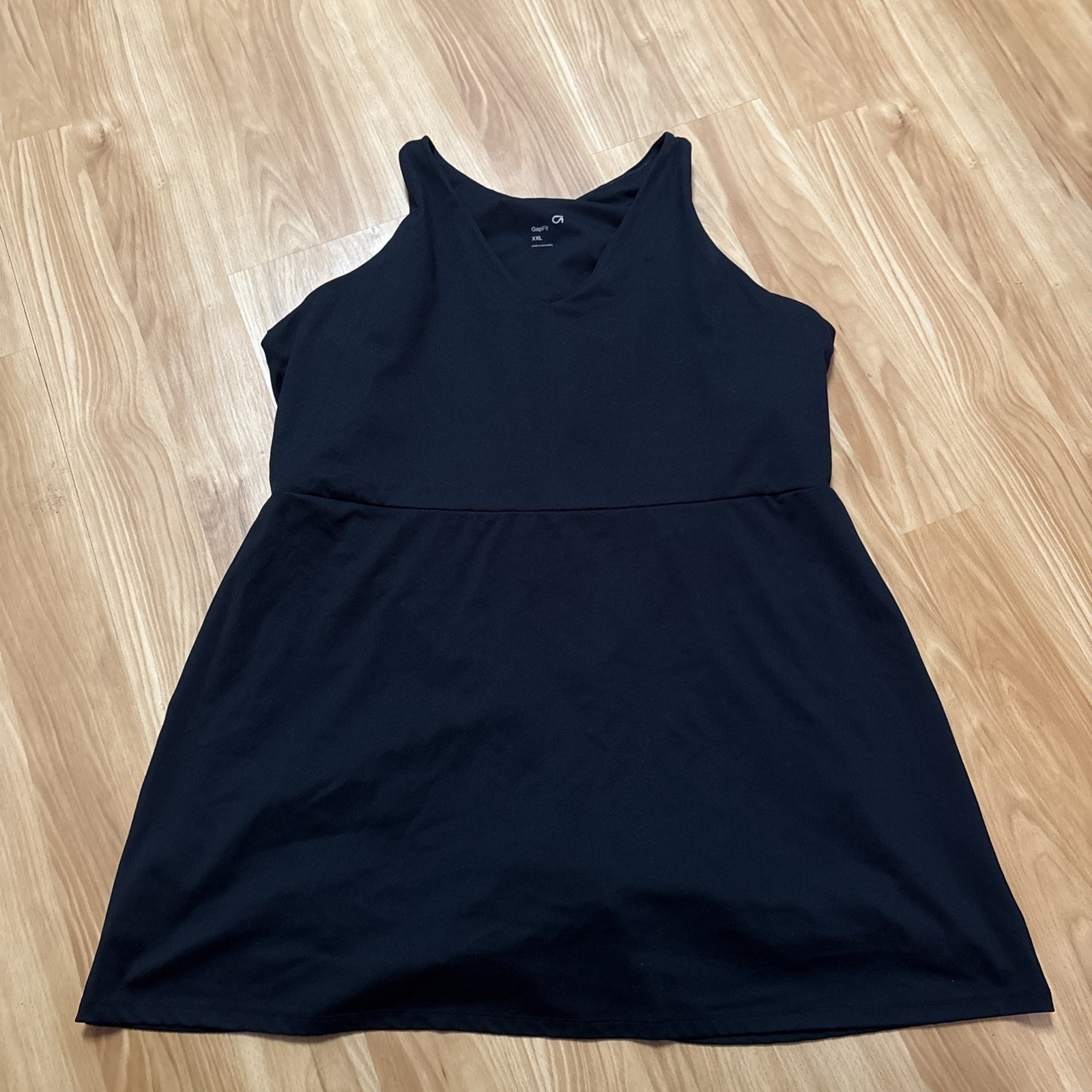 GapFit Women’s 4″ Inseam V-Neckline Active Tank Dress Size XXL Black
