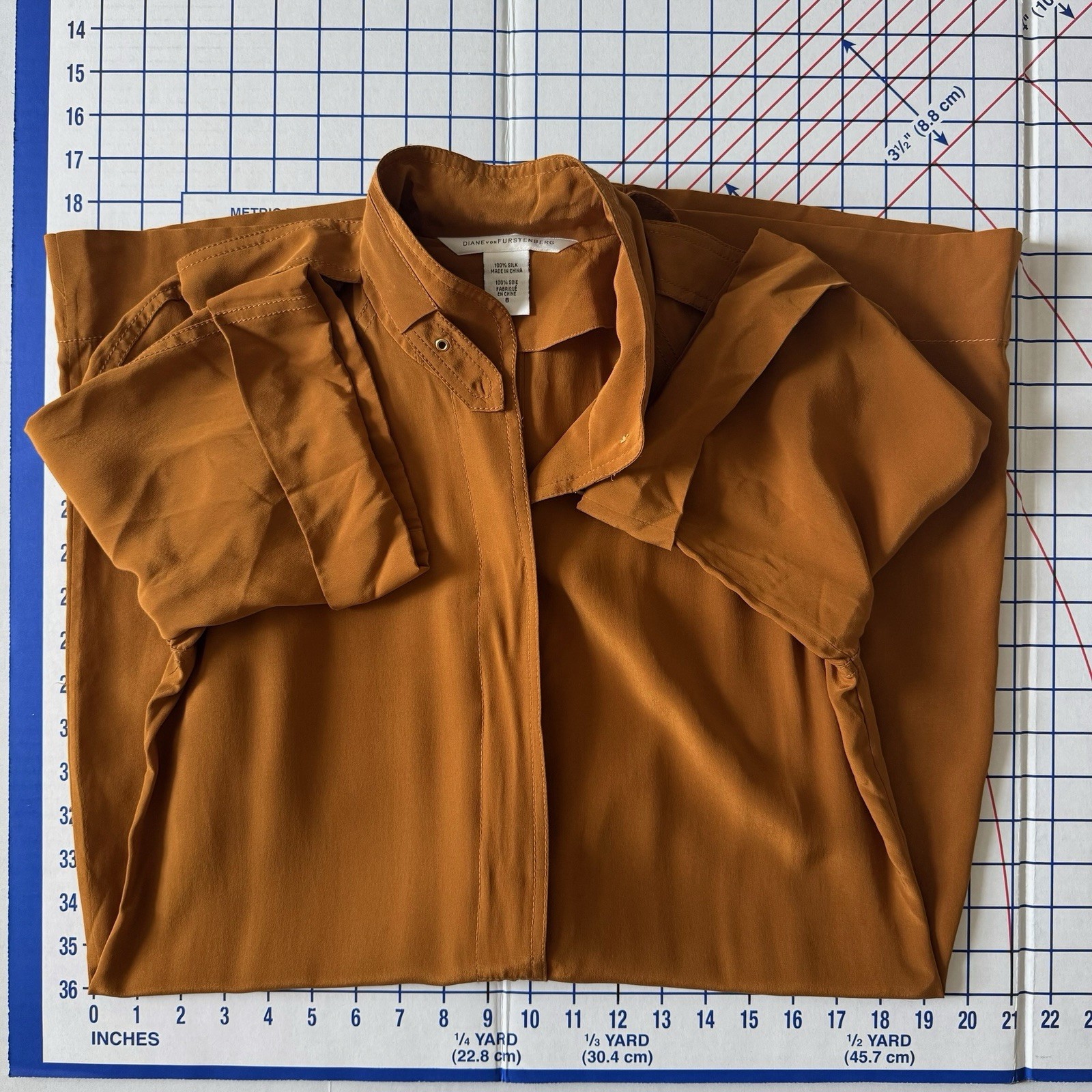 Diane Von Furstenberg 100% Silk Utility Dress 6 Safari Tan Belted Pockets