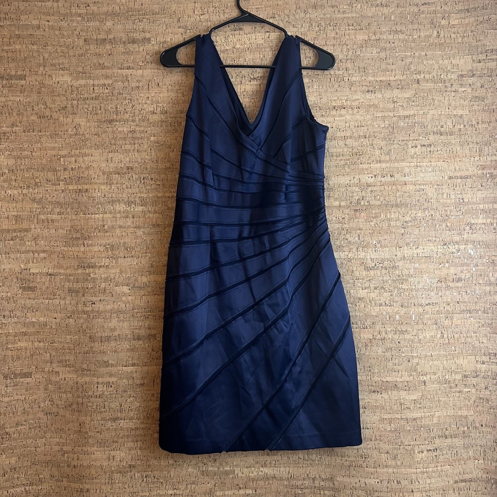Chetta B Navy Solid Layered Sleeveless V-Neck Sheath Knee Length Dress 14