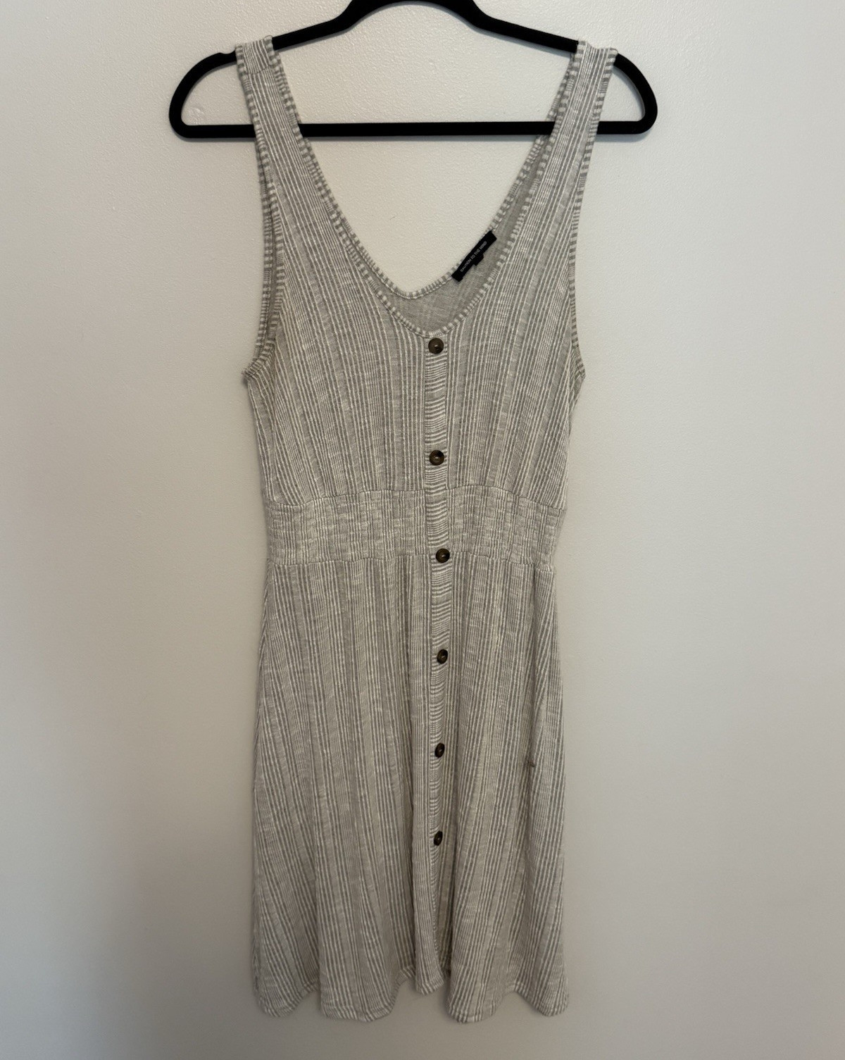 Caution to the Wind Women’s Gray Solid V-Neck Strappy Button Front Dress M