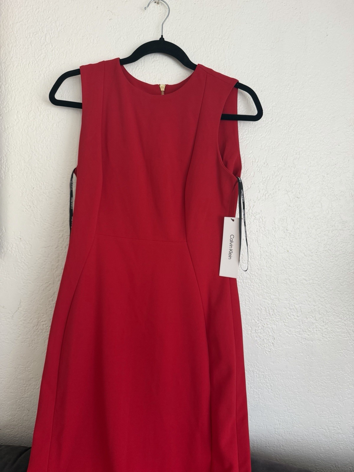 Calvin Klein Red Sleeveless Sheath Knee Length Dress Round Neck Zip Size 4
