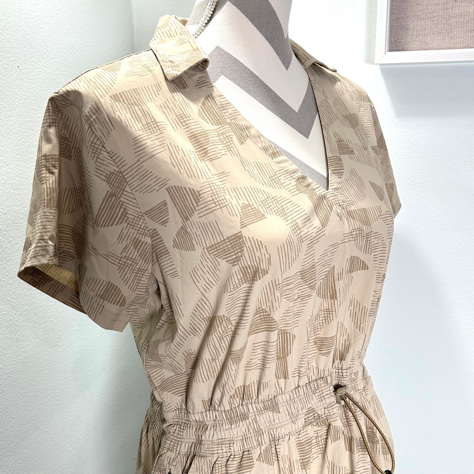 REI Co Op Womens Trailmade Dress Tan Beige V Neck Drawstring Gorpcore Hiking Med
