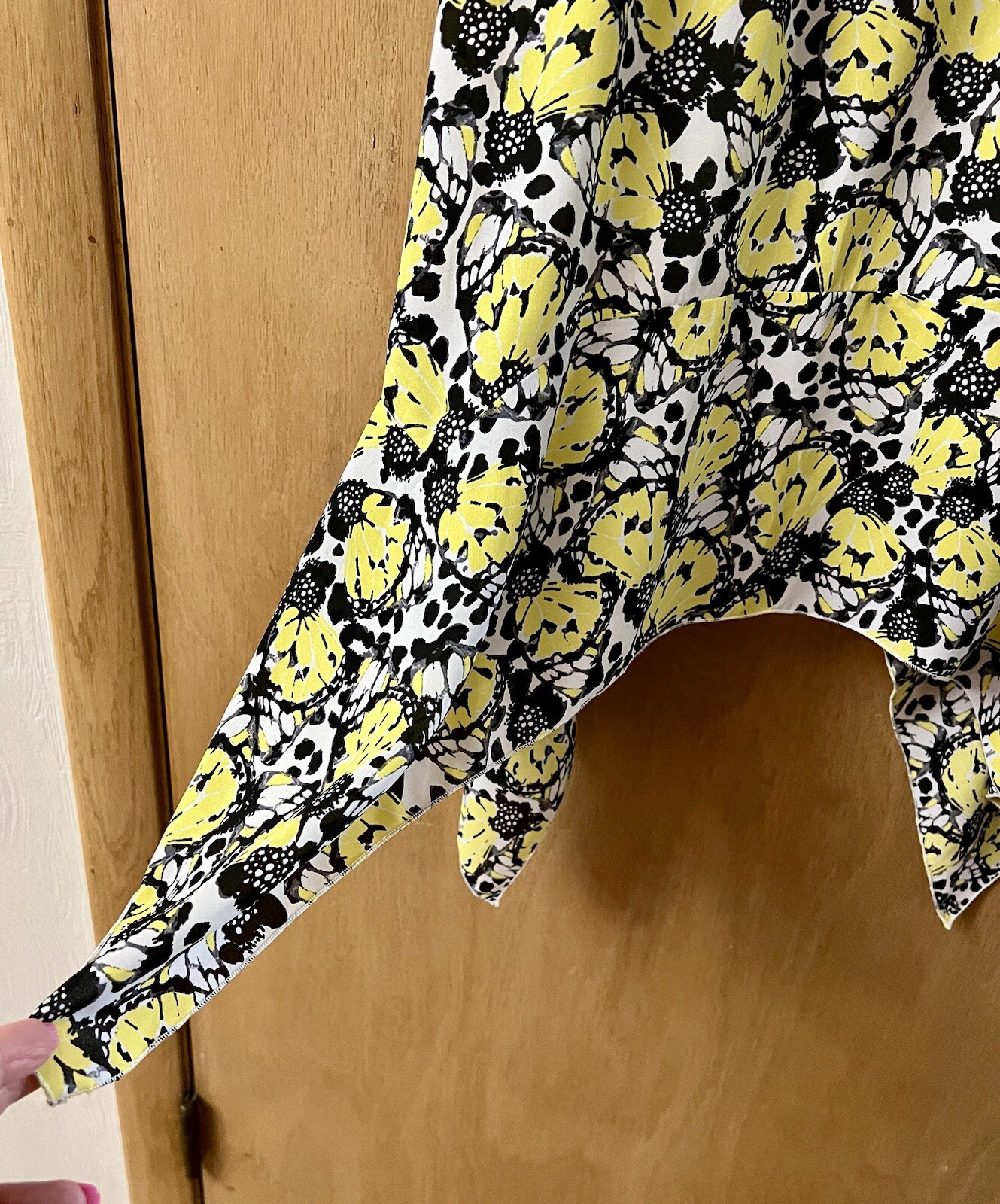 Kensie Fairy Dress Butterfly Sz M Graphic Print Short Sleeve Yellow Black Summer