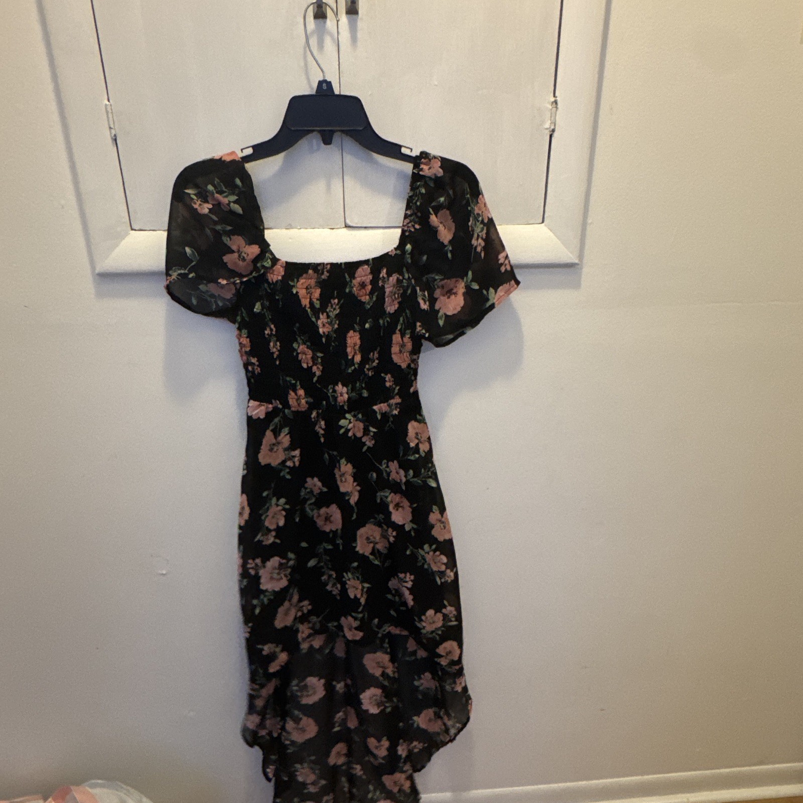 Sky Ivy Women’s XS Black Floral Smocked Square Neck Puff Sleeve Hi-Low Dress