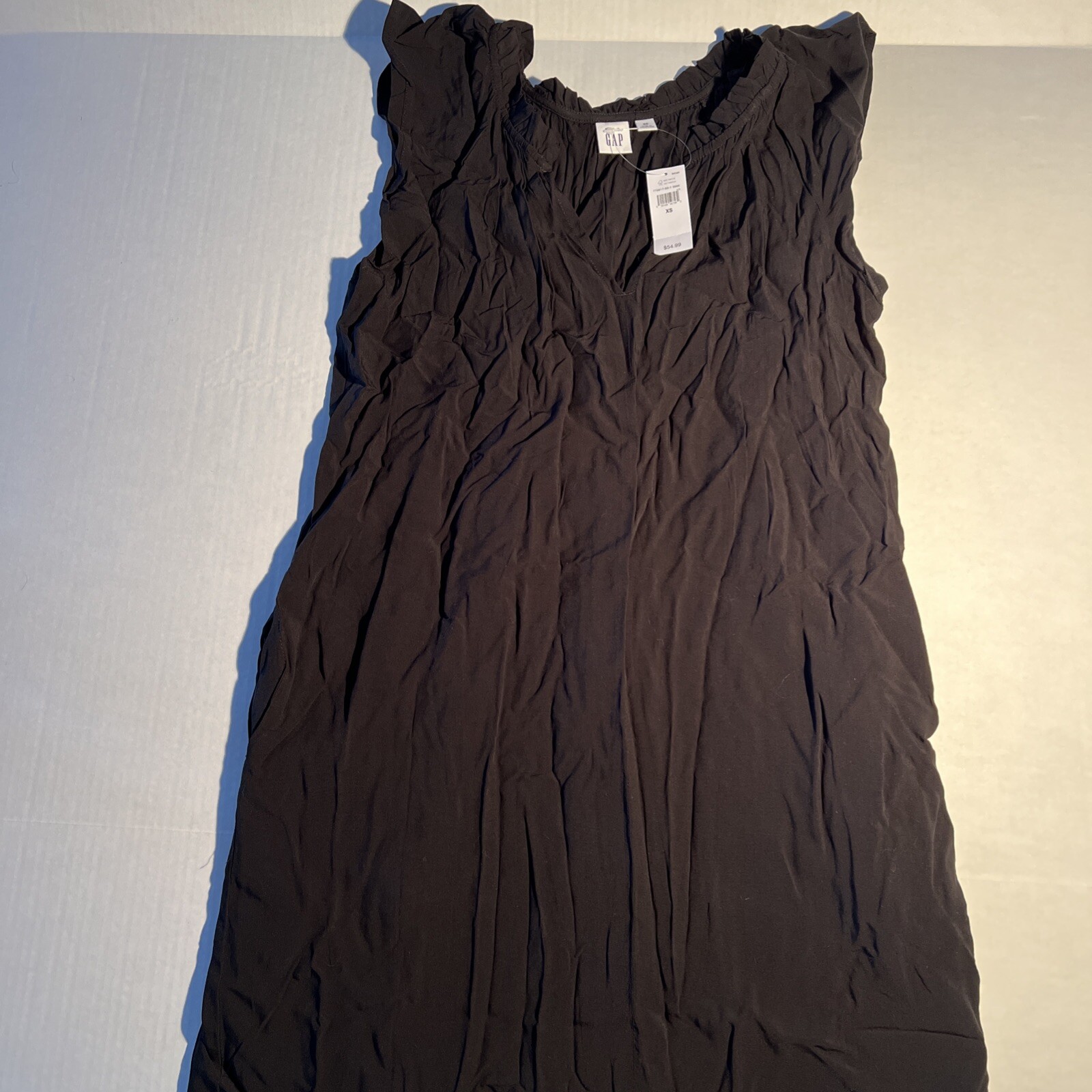 GAP Women’s Black DrAnd We Soft Short Sleeve V Neck Ruffled Neck Dress