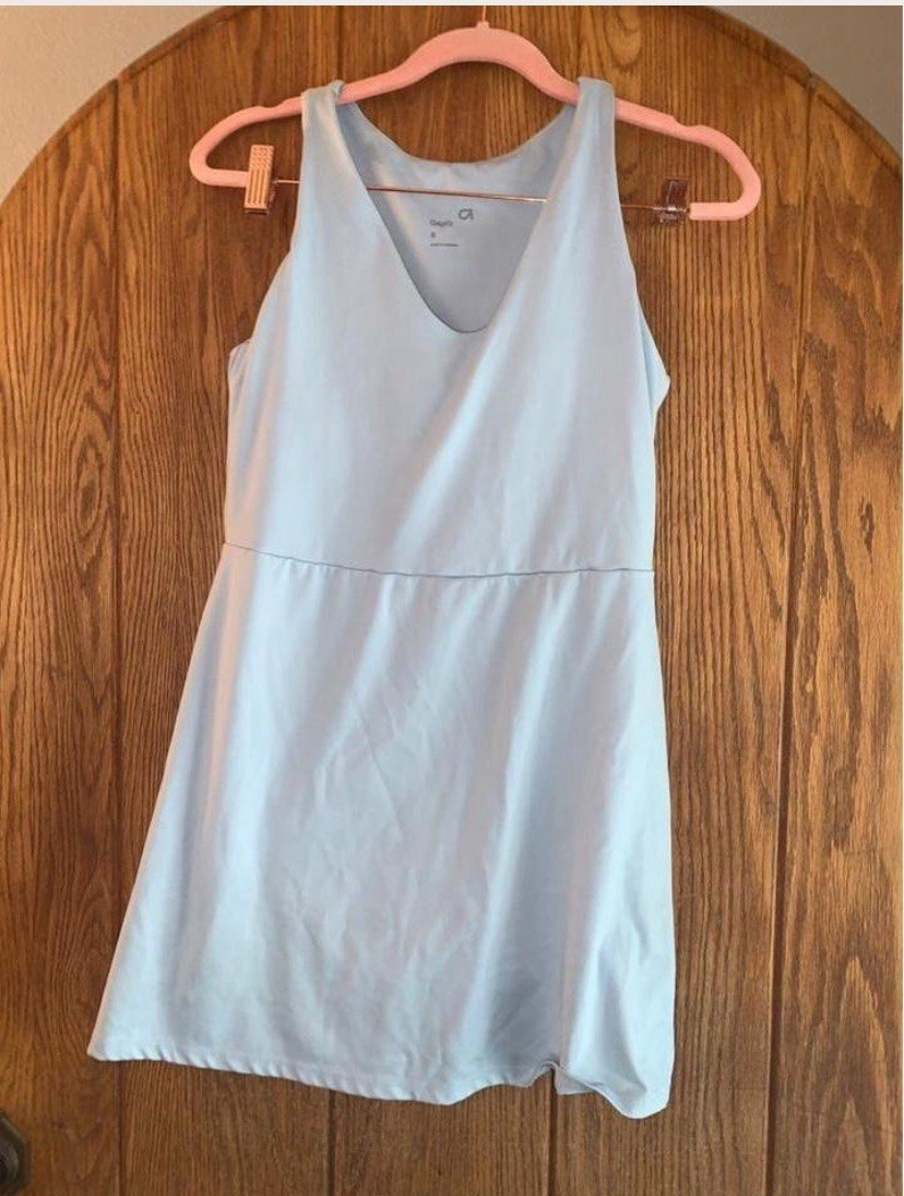Gapfit size Small, Light Blue Solid V-Neck Sleeveless Dress Stretch built in bra