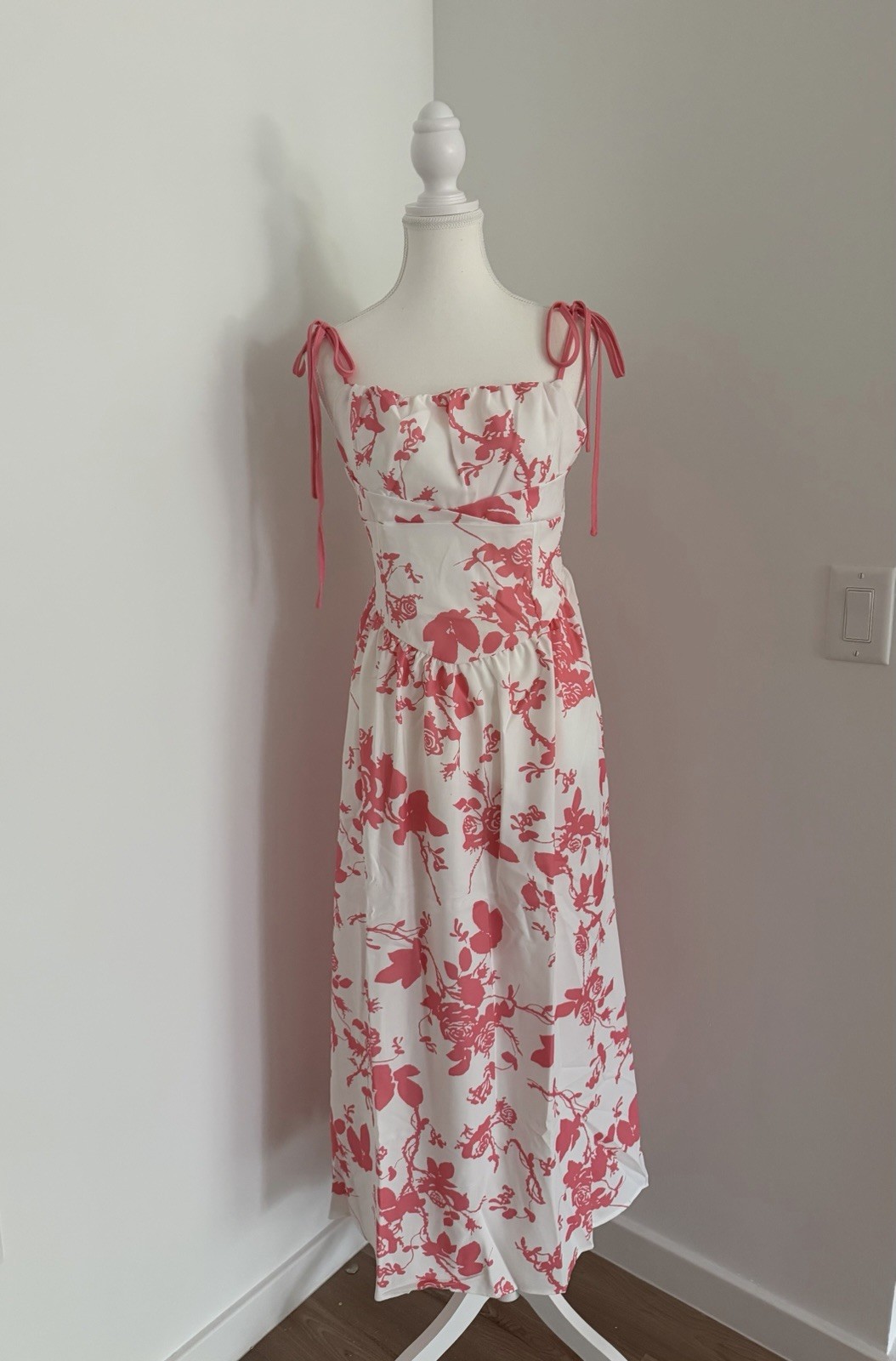 Coquette White Pink Floral midi Dress Square Neck Tie Straps Smocked Back Size M