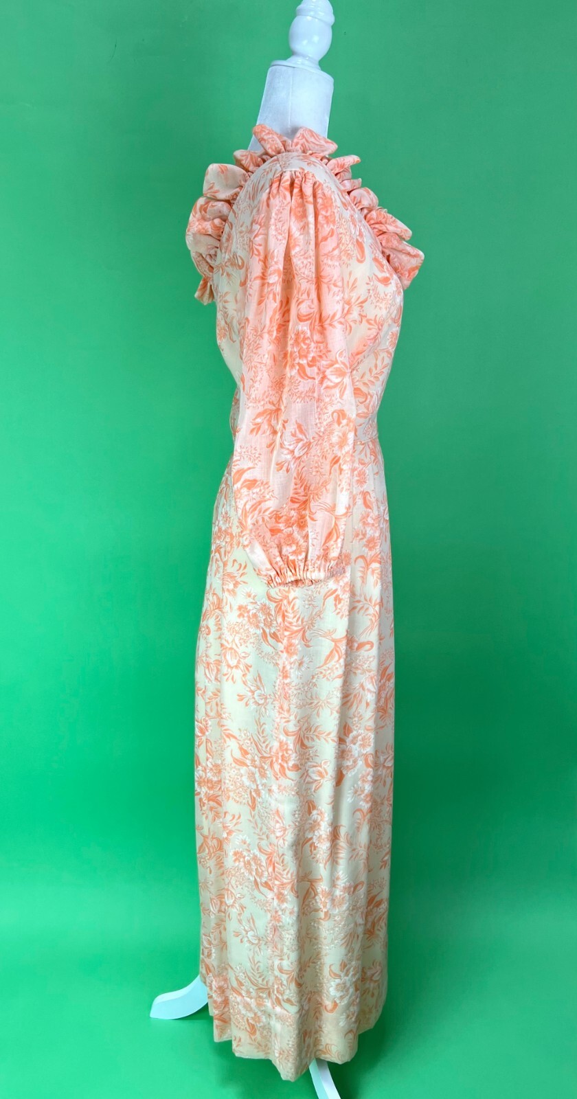 Vintage 70s Peach Floral Ruffled Maxi Dress – Size S/M