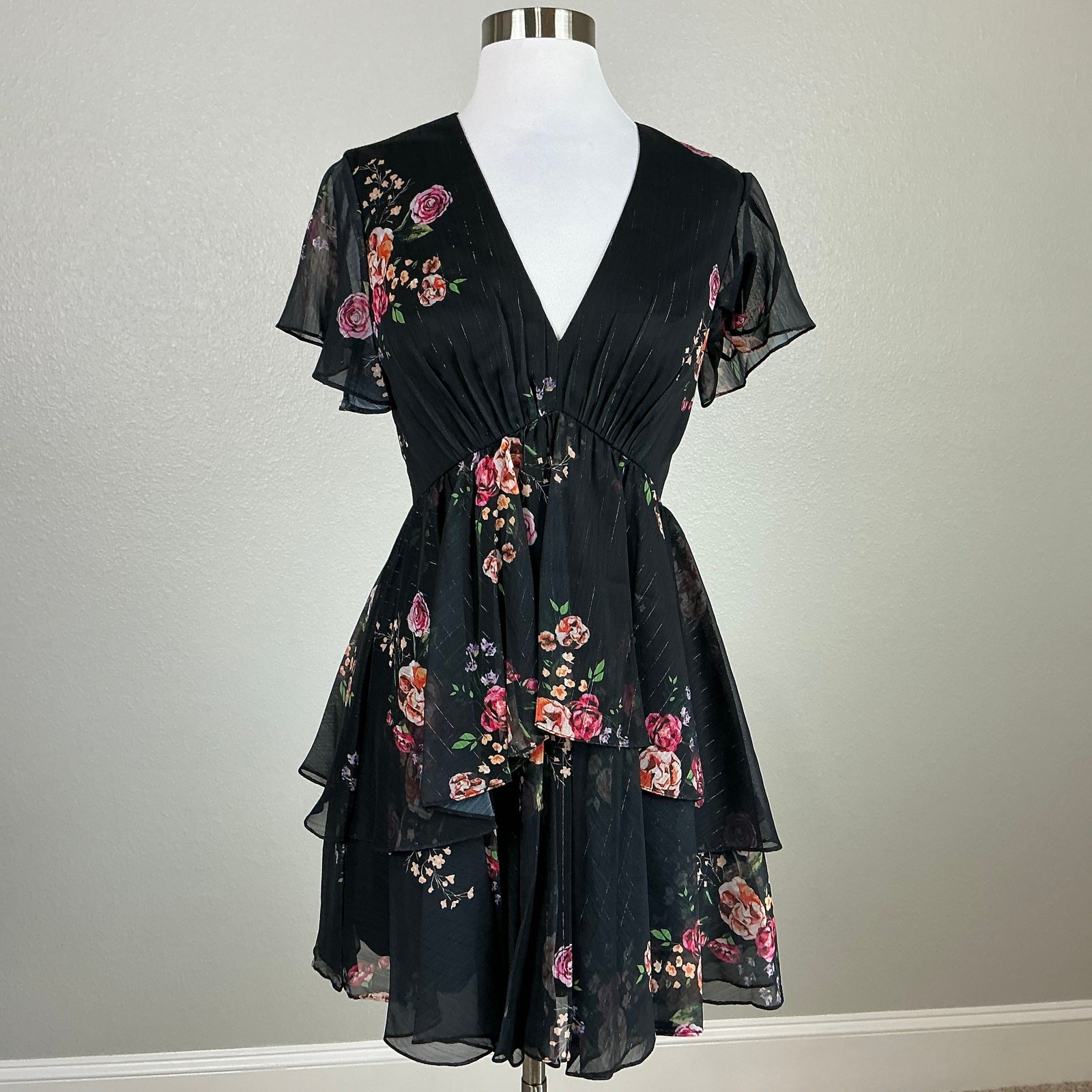 Mac Duggal 55673 Black Cocktail Dress Floral V-Neck Fit and Flare Mini Size 2
