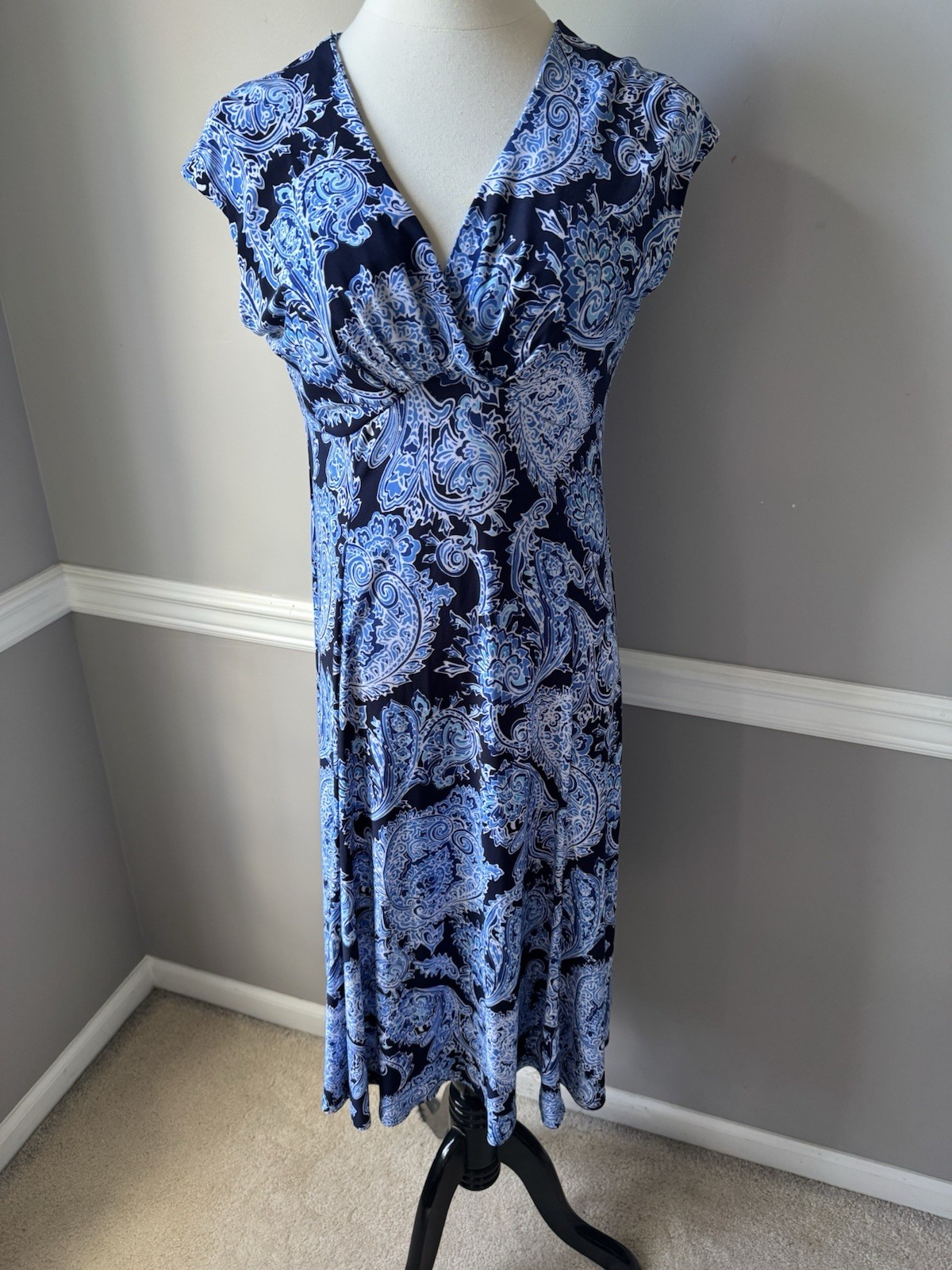 Jones New York Women’s Blue Black White Paisley Sheath Sleeveless V-Neck 12P