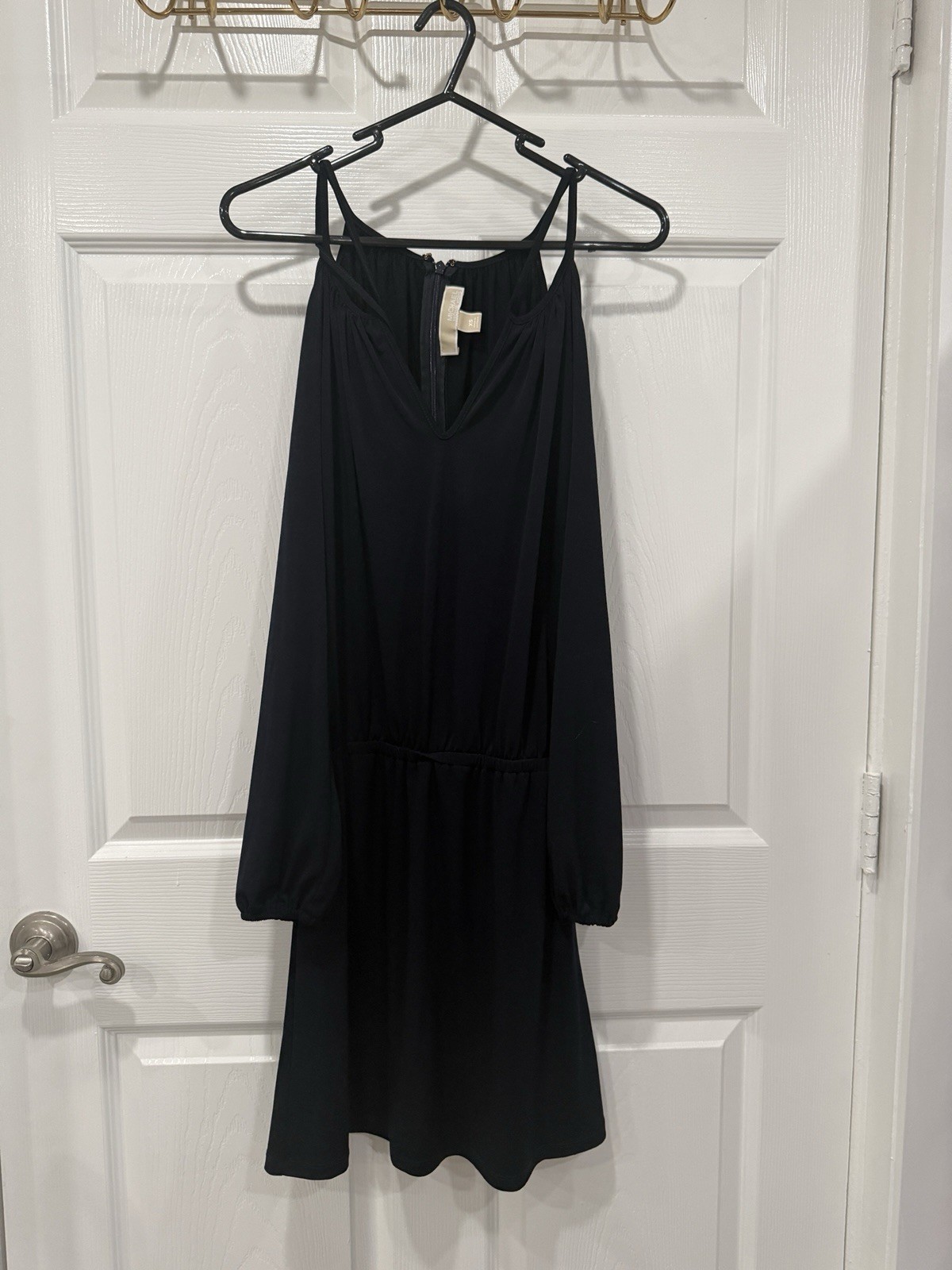Women’s Dress With Open Shoulder And Long Sleeves