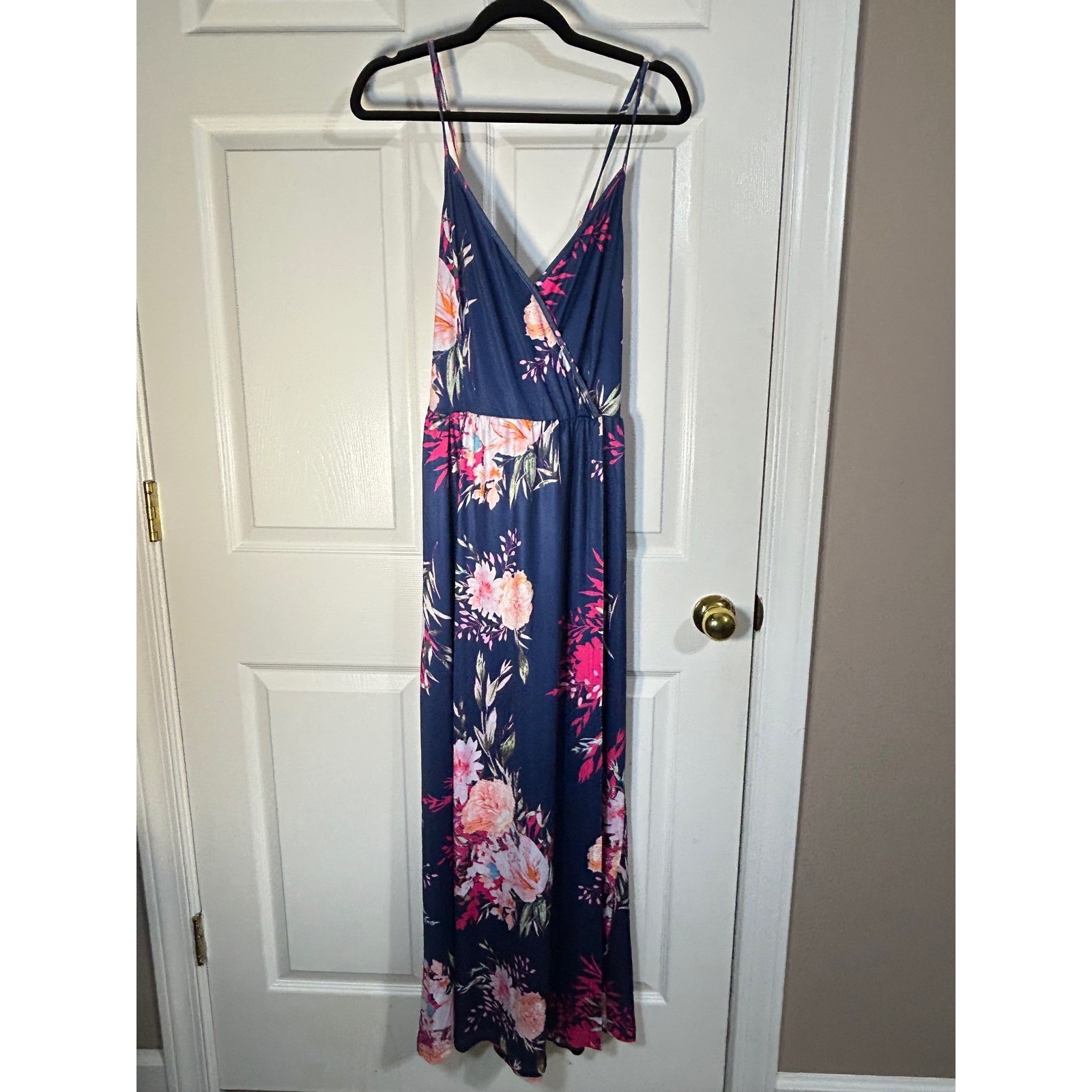 NININ Navy Floral Maxi Dress Spaghetti Strap V Neck Sleeveless Empire Waist