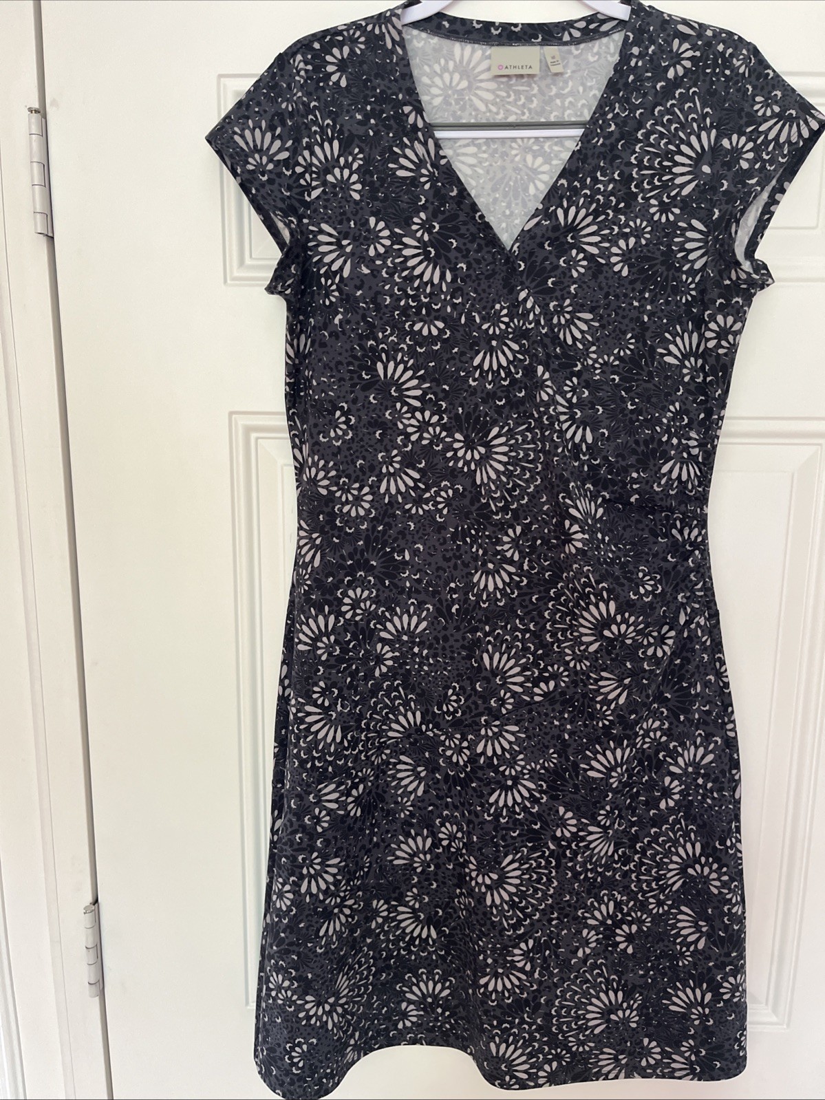 Athleta Nectar Dress Size Medium Black Grey Short Sleeve Faux Wrap Athleisure
