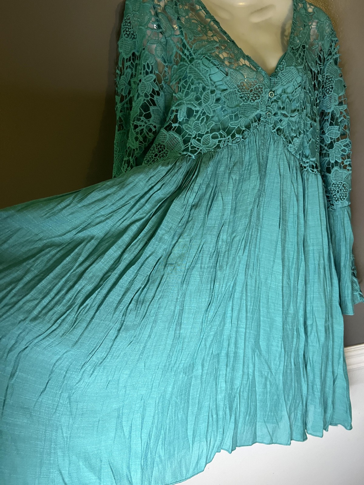 J GEE Dress Womens Large Green Crochet Lace Bell Sleeve Boho Trapeze Swing