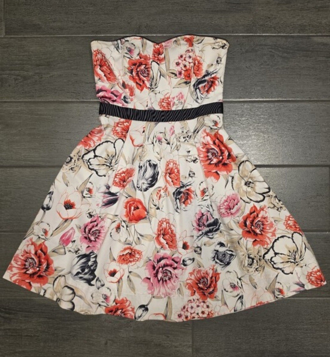 WHITE HOUSE BLACK MARKET Strapless Floral Fit & Flare Dress with Pockets