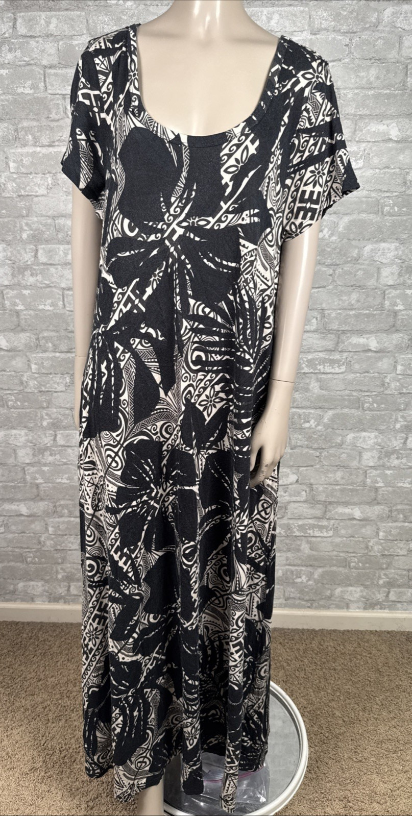 Soft Surroundings XL Black & Cream Floral Maxi Scoop Neck Dress with Pockets