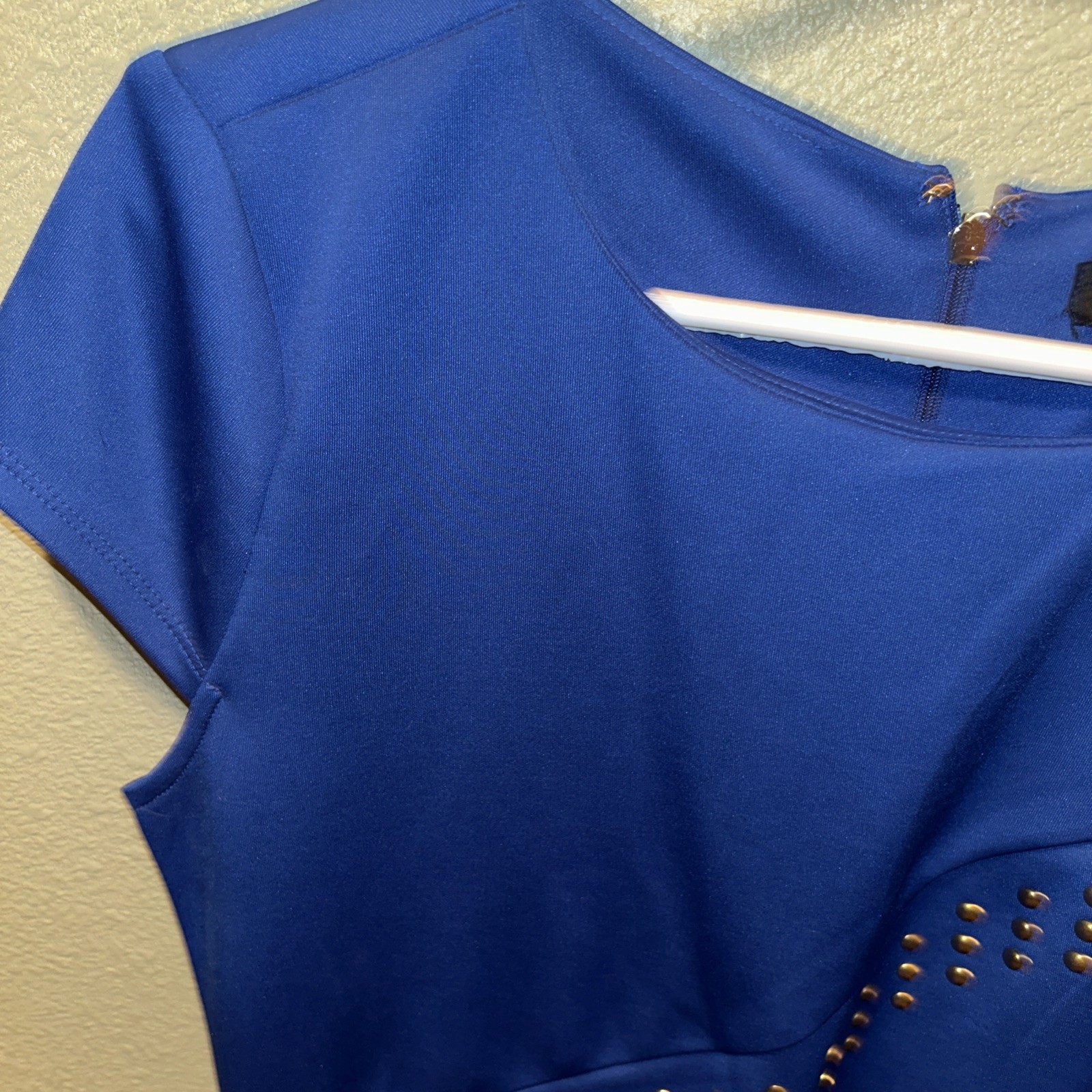 Thalia Sodi Women Dress L Blue Gold polyester Blend cup sleeve Slim Fit Sheath