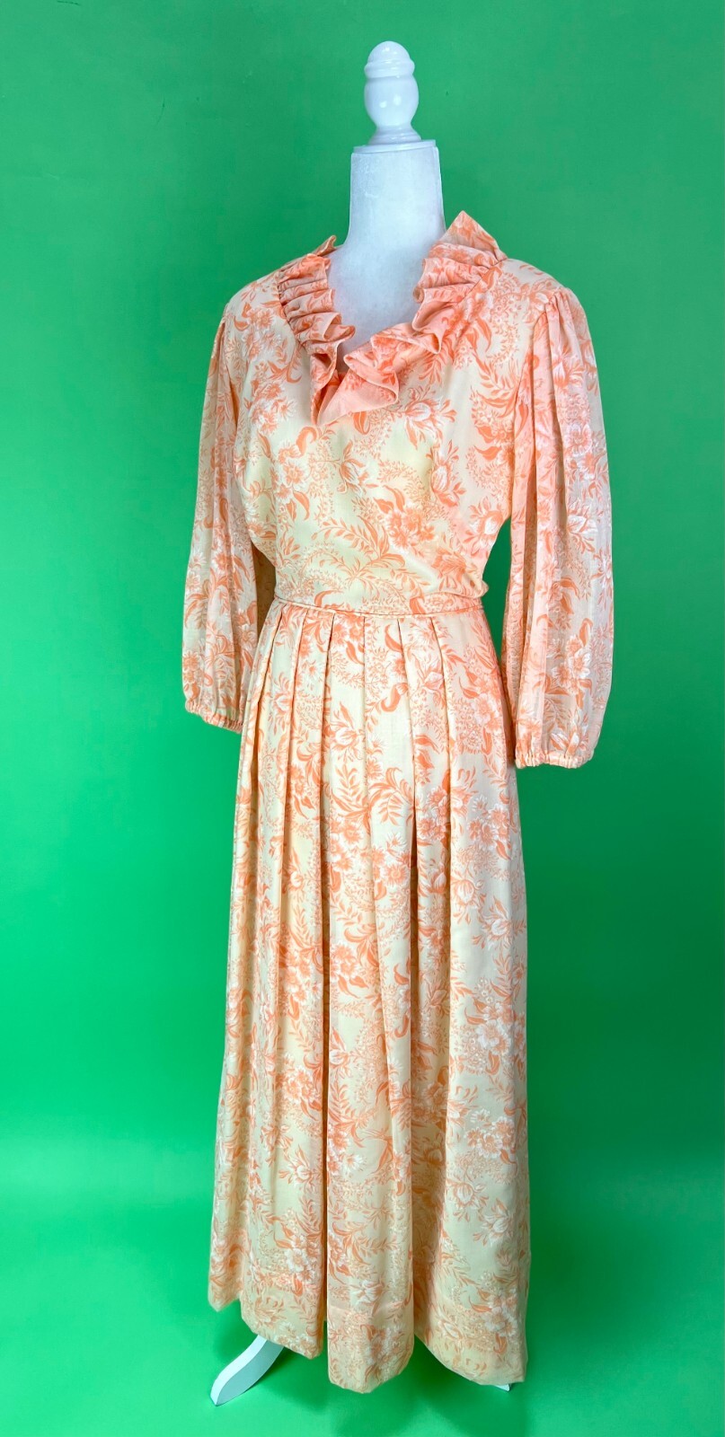 Vintage 70s Peach Floral Ruffled Maxi Dress – Size S/M