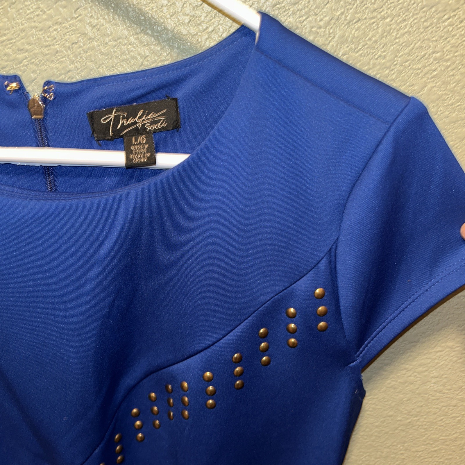 Thalia Sodi Women Dress L Blue Gold polyester Blend cup sleeve Slim Fit Sheath