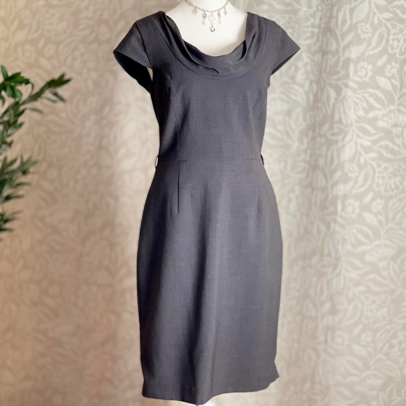 Calvin Klein Cap Sleeve Cowl Neck Sheath Dress Gray Workwear Size 6 (No Belt)