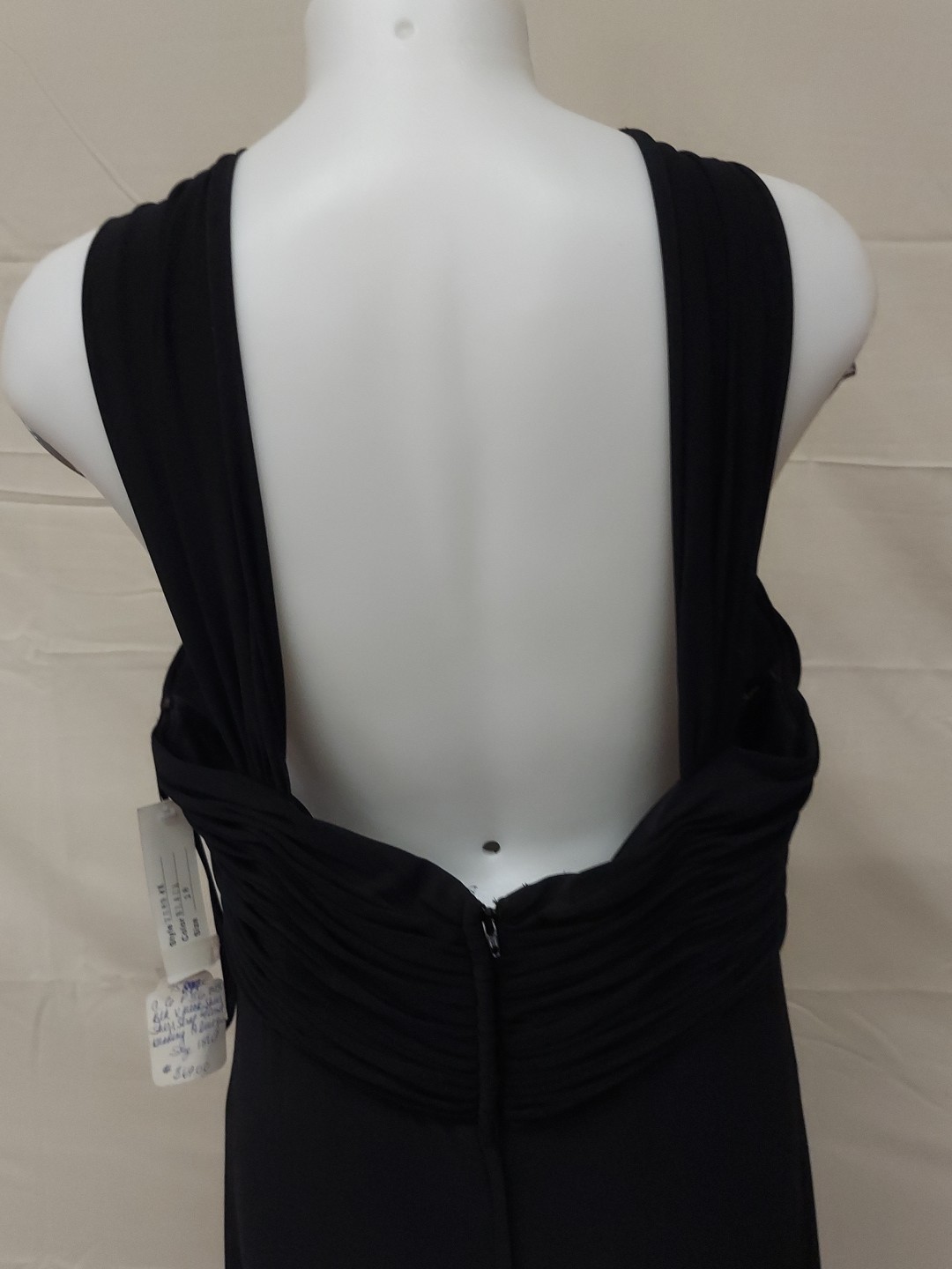 Cassandra Stone Size18 Black Gembust Vneck _shoulder Straps_zipback Stretch