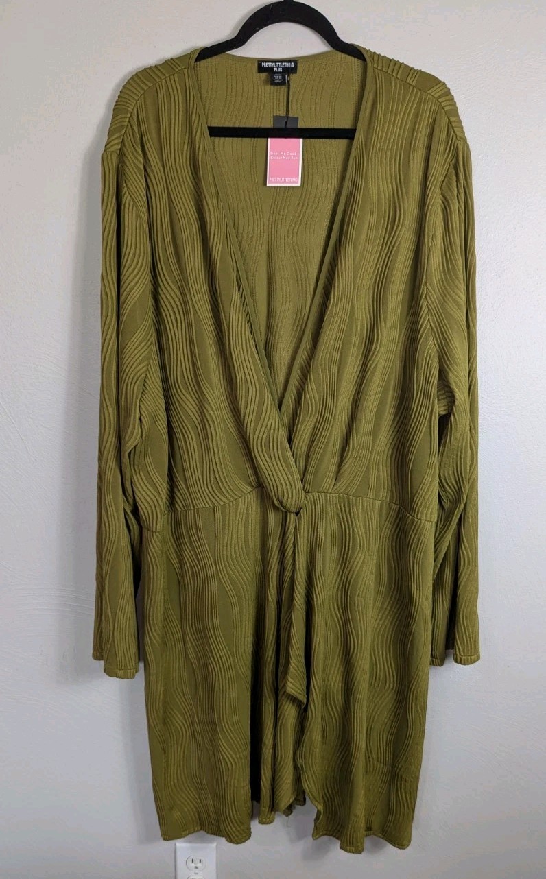 NWT PrettyLittleThing Plus Olive Plisse Wrap Front Dress Size US 26