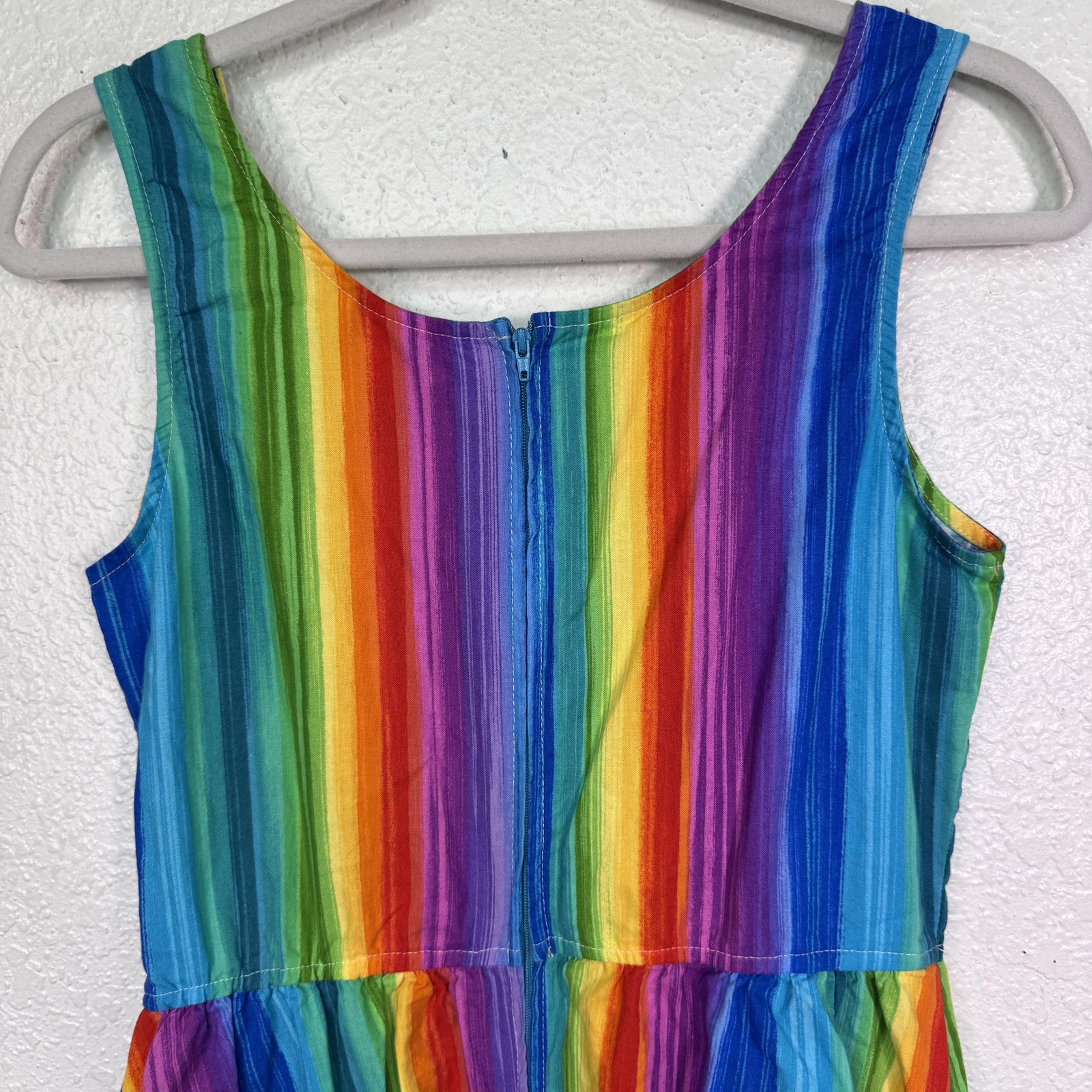 Retrolicious Dress Womens Medium Rainbow Pride Pockets Retro Colorful Sundress