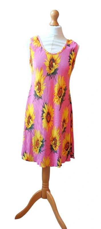 Bright pink pleated crinkle sunflower print dress| Italian Vintage|Sz 10 8/10/12