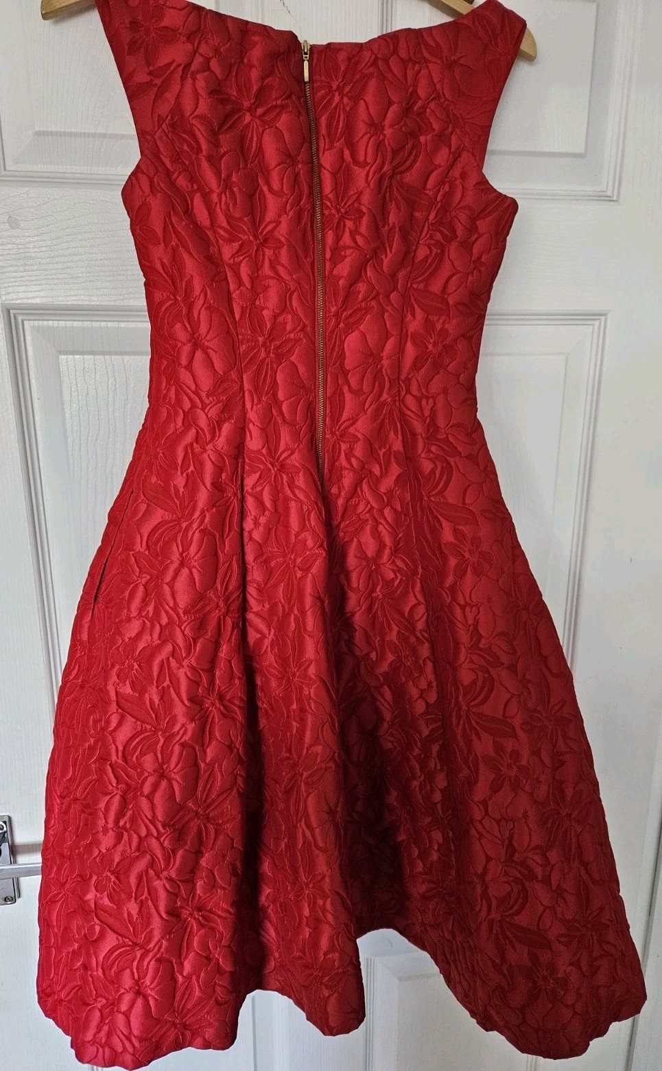 Coast Red Floral Midi Dress Fit & Flare Women’s Size 6 prom Evening Occasion