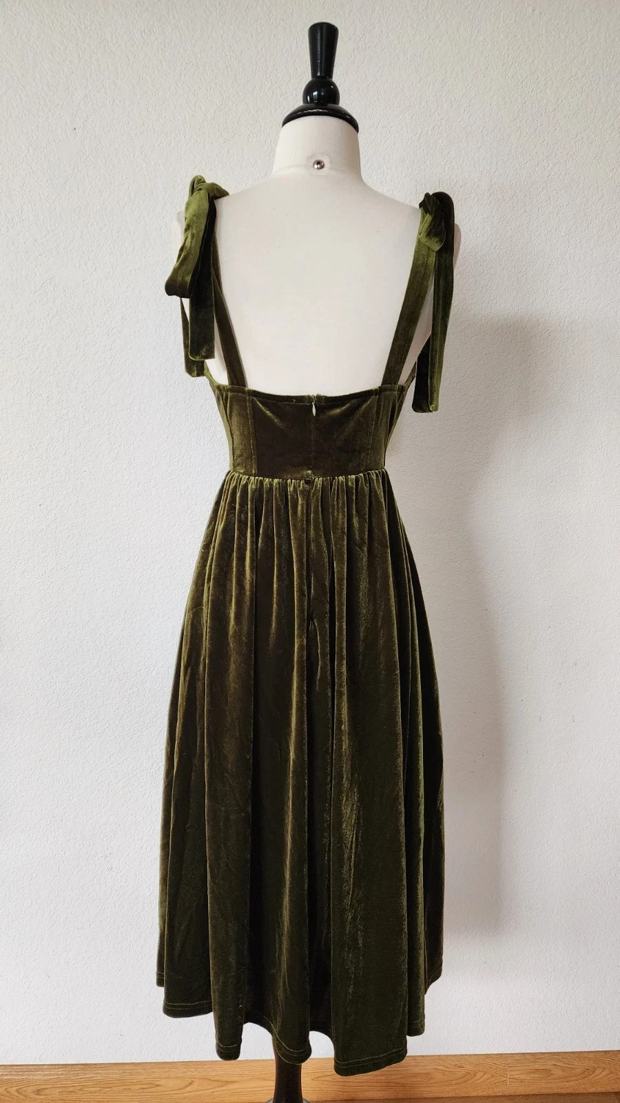 New Anthro Midi Dress Size Medium Green Velvet Bow Wedding Bridal Garden Prom
