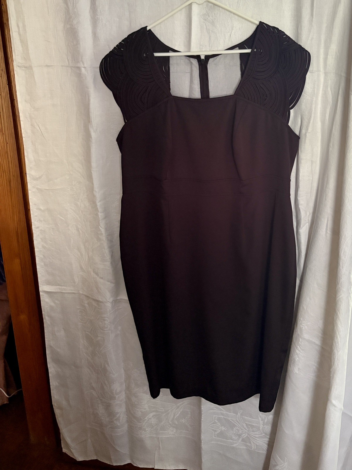 Adrianna Papell Woman 16W Black Sheath Dress Illusion Mesh Scallop Sleeve Plus