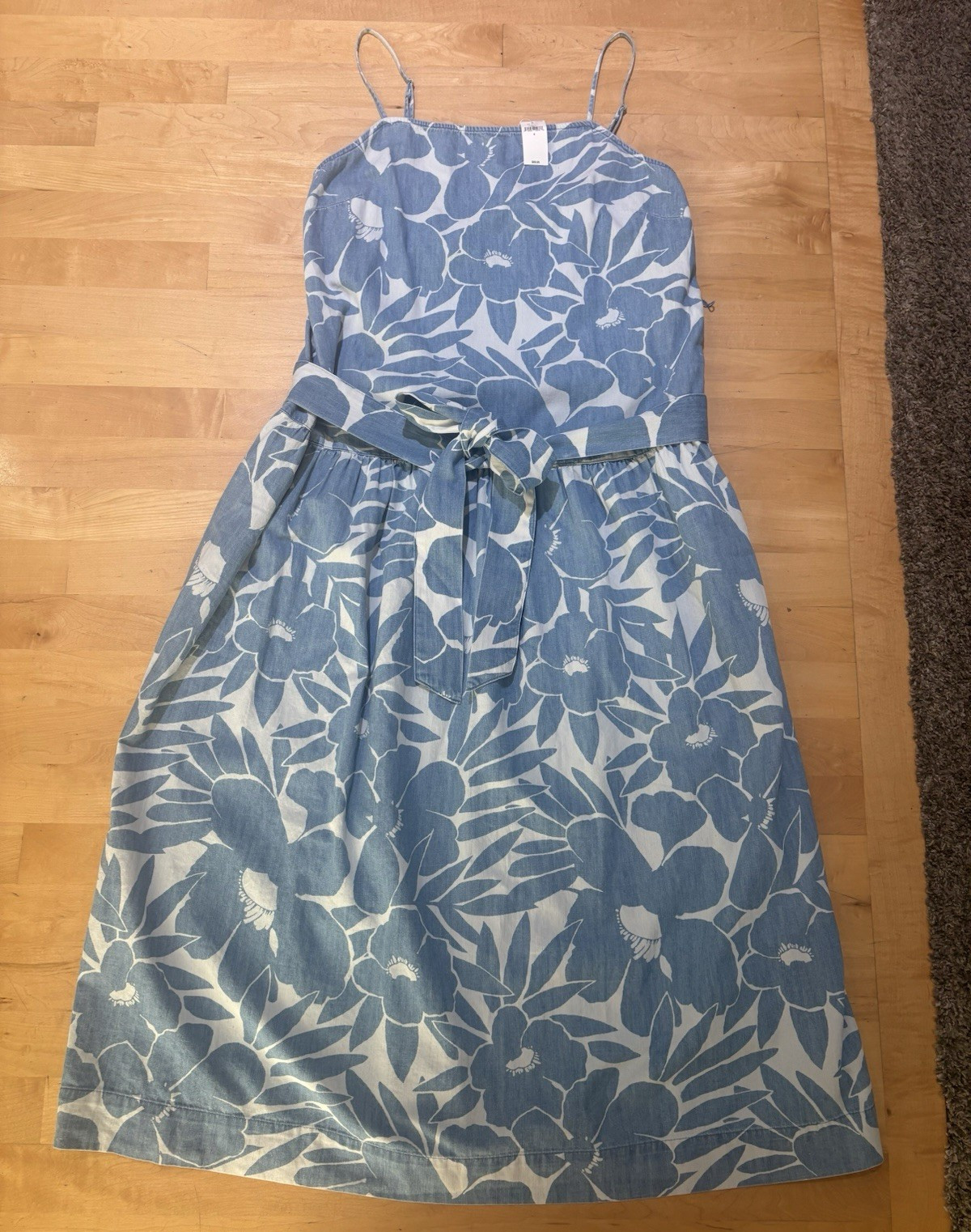 Gap denim belted midi dress brand new with tags size small