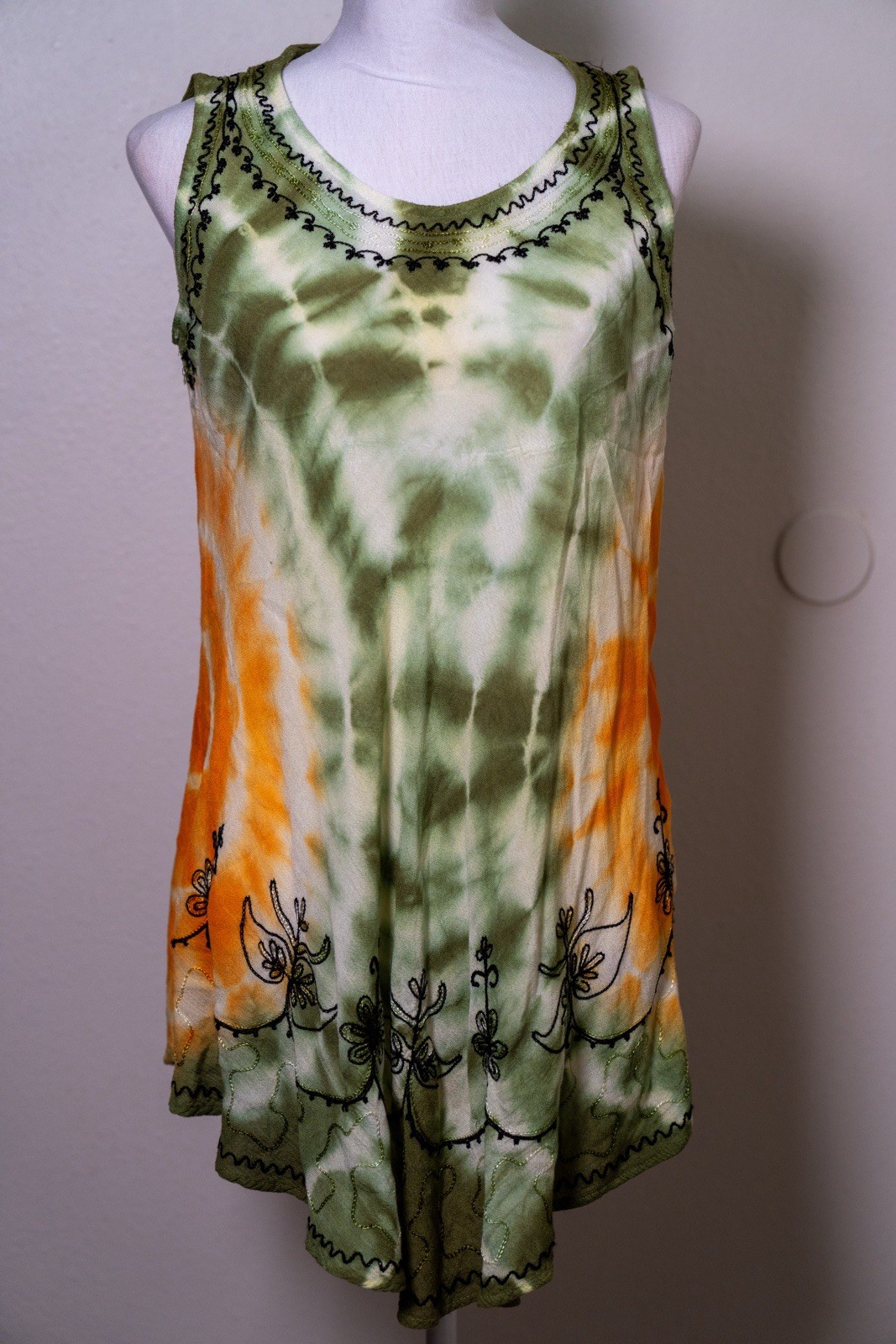 S.R. Fashion Womens Green Orange Tie Dye Shift Sleeveless Scoop Neck Knee Free