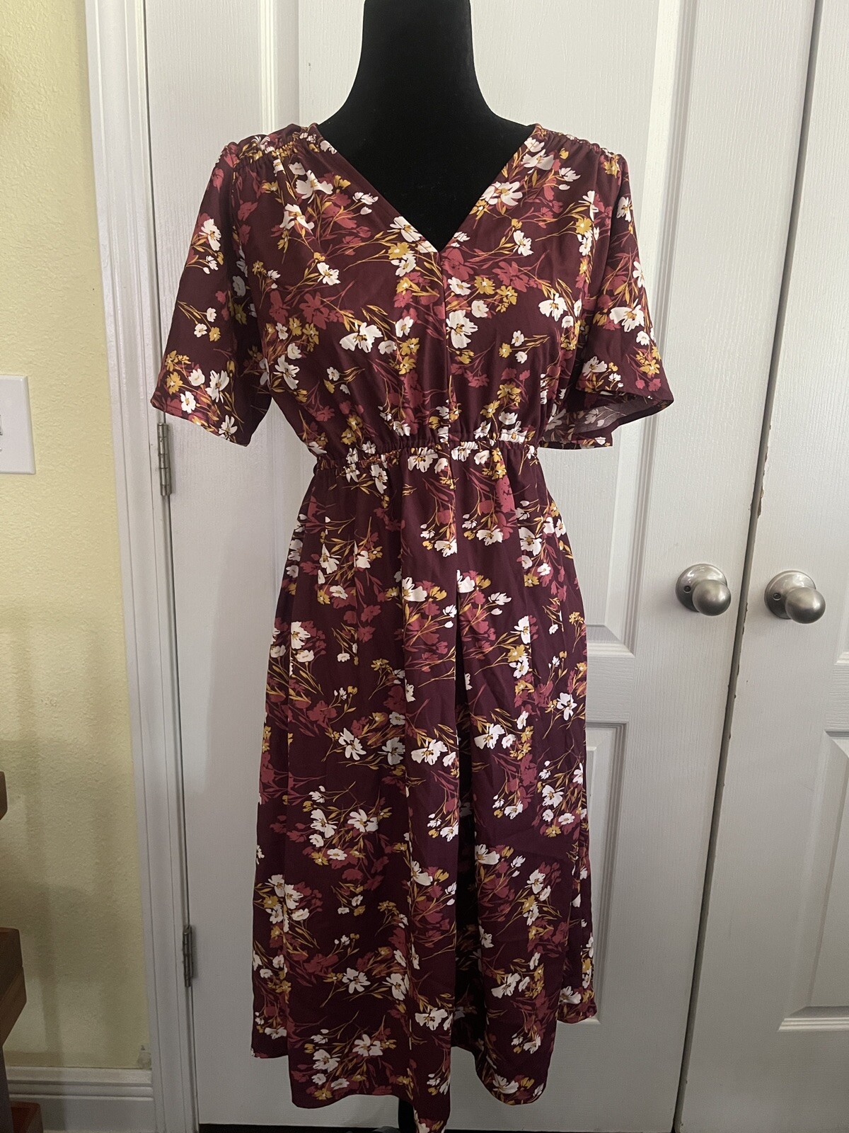 NWT Isabel Maternity by Ingrid & Isabel Burgandy Floral Dress in Multiple Sizes
