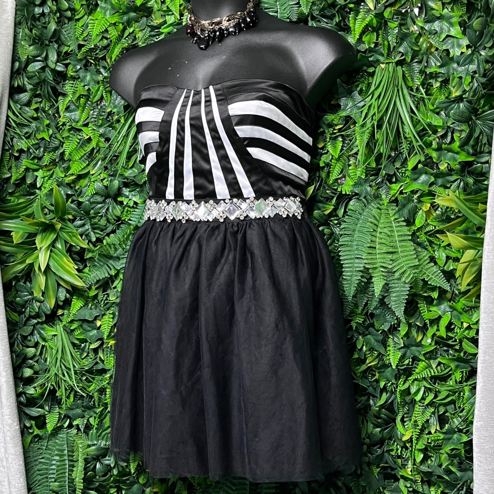 Love Reign Dress 11 Black White Strapless Rhinestone Belt Party Cocktail 3012